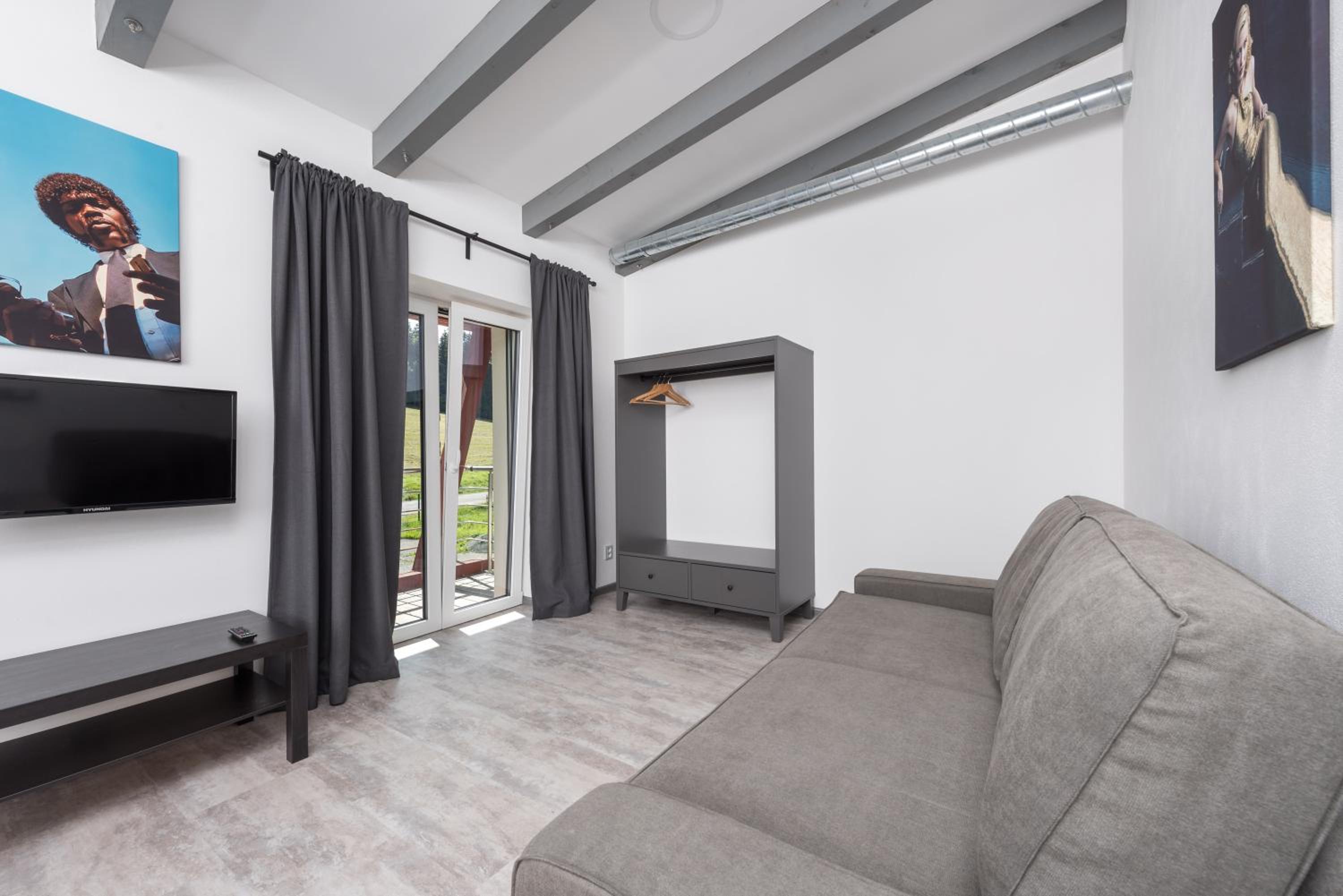 Quadruple Room with Mountain View photo 3