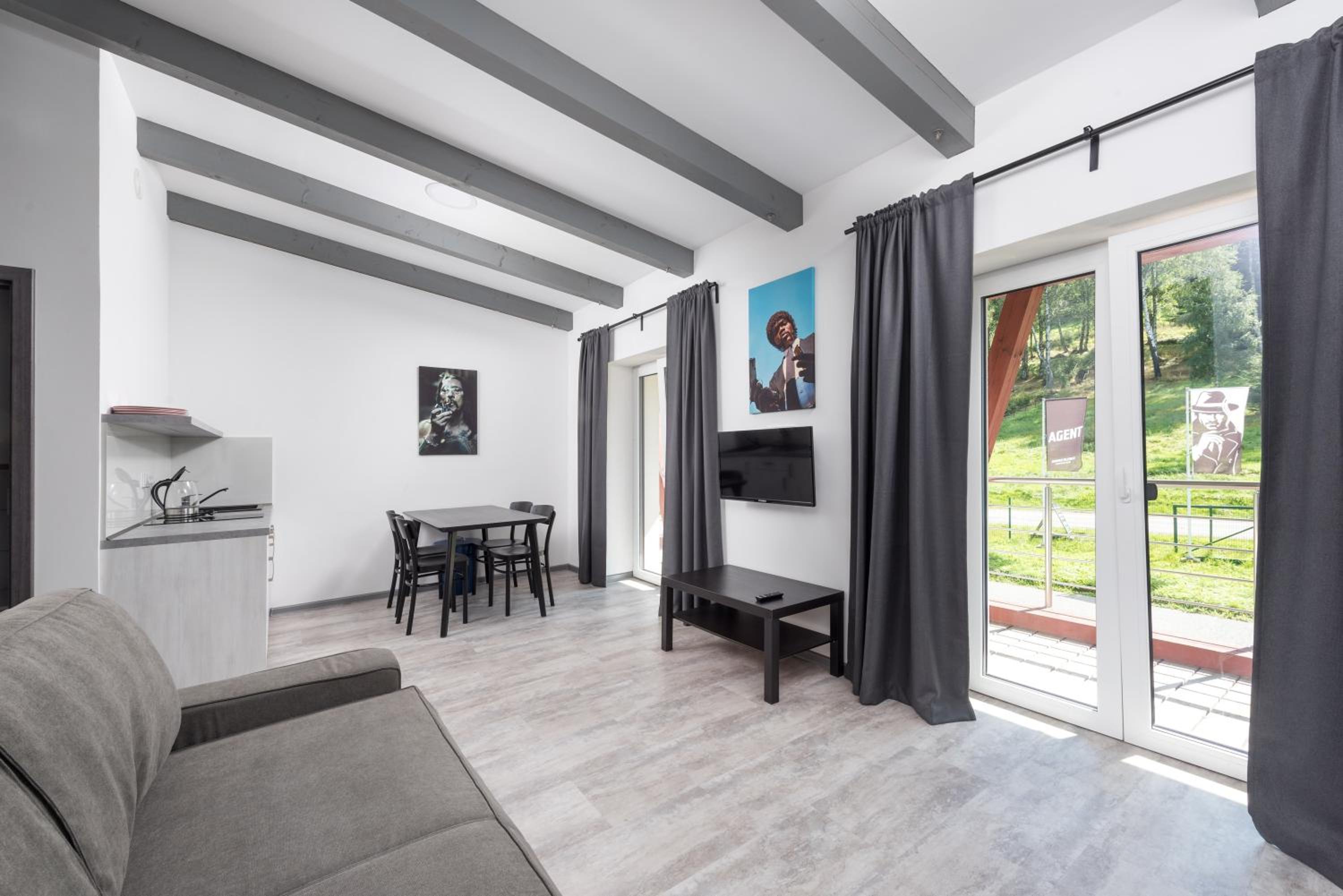 Quadruple Room with Mountain View photo 1