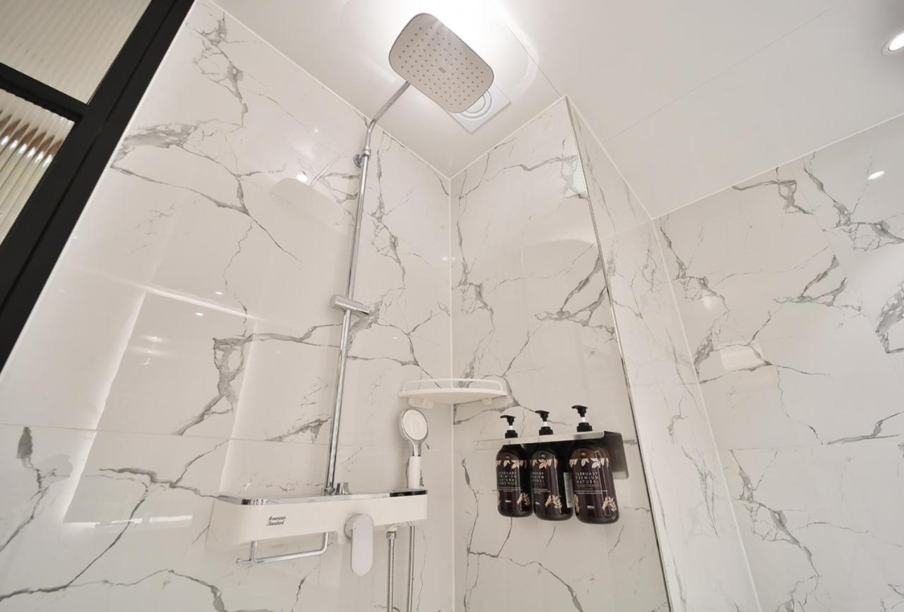 Suite - Photo 8