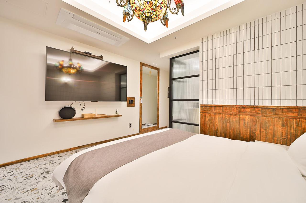 Suite - Photo 4