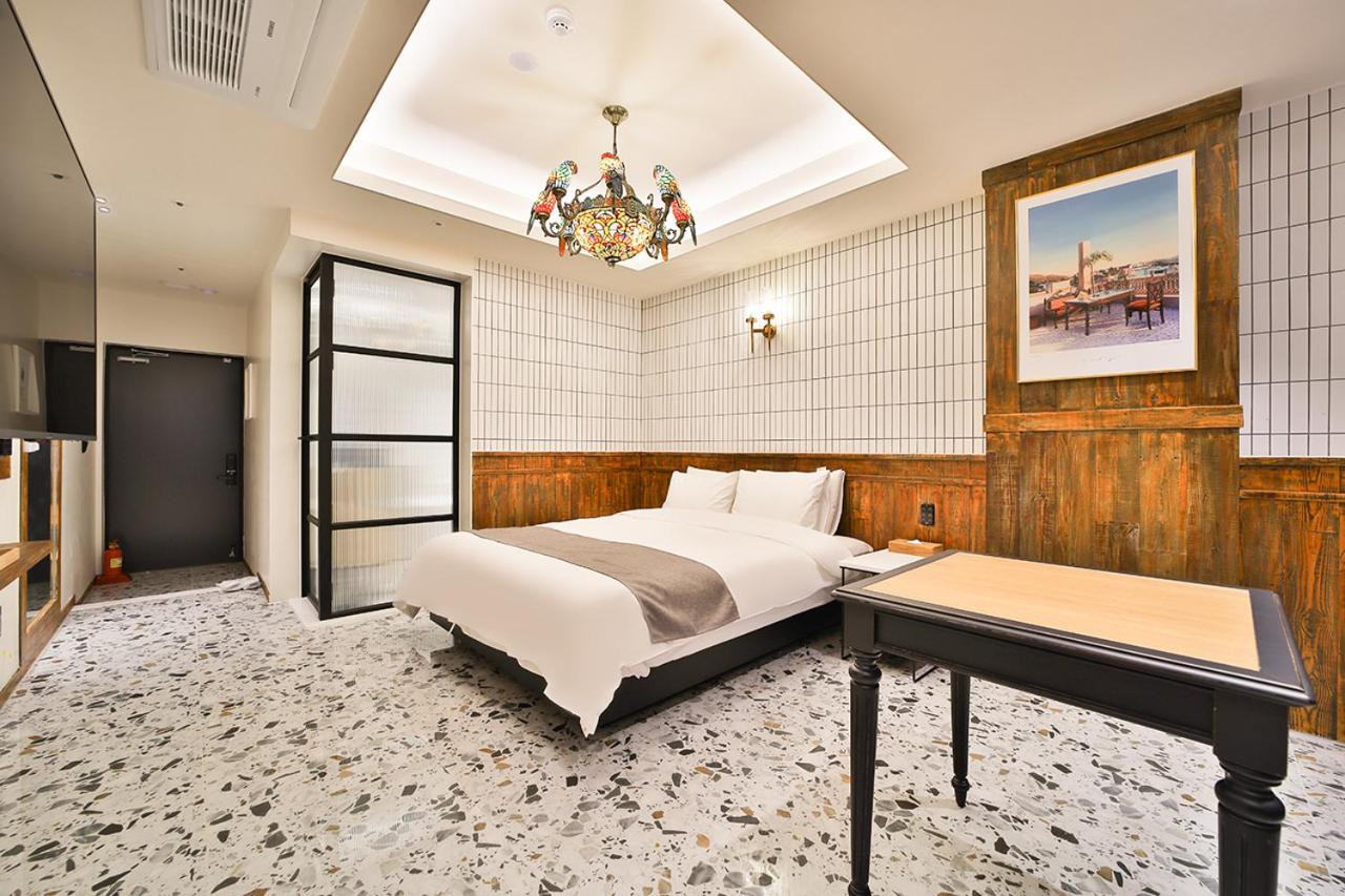 Suite - Photo 2