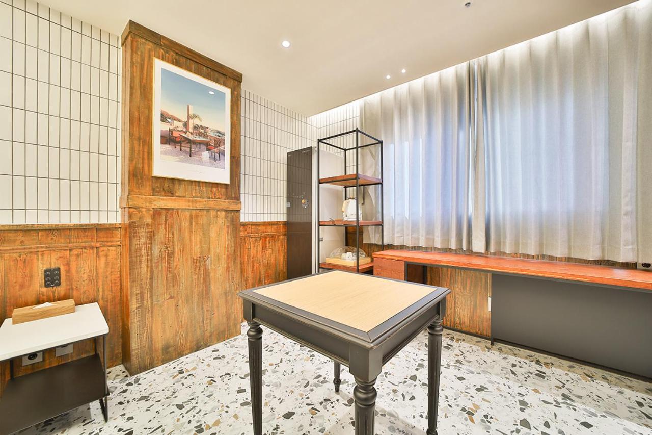 Suite - Photo 5