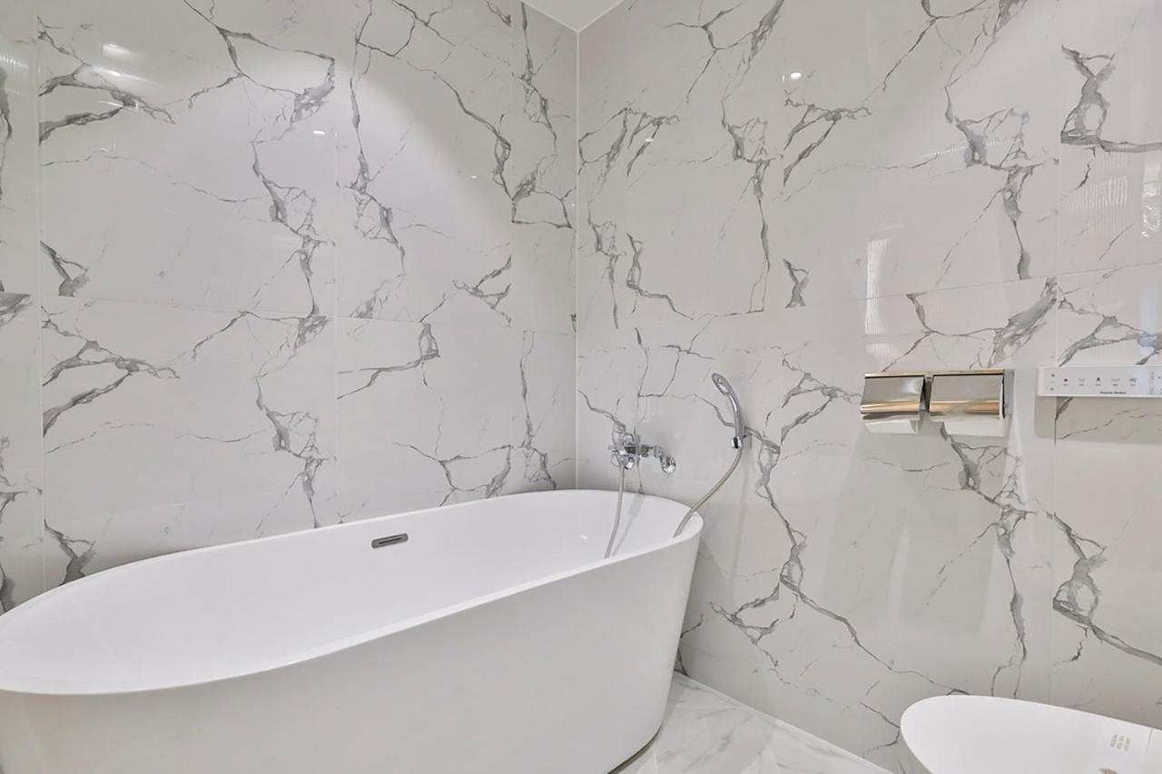 Deluxe Suite - Photo 5