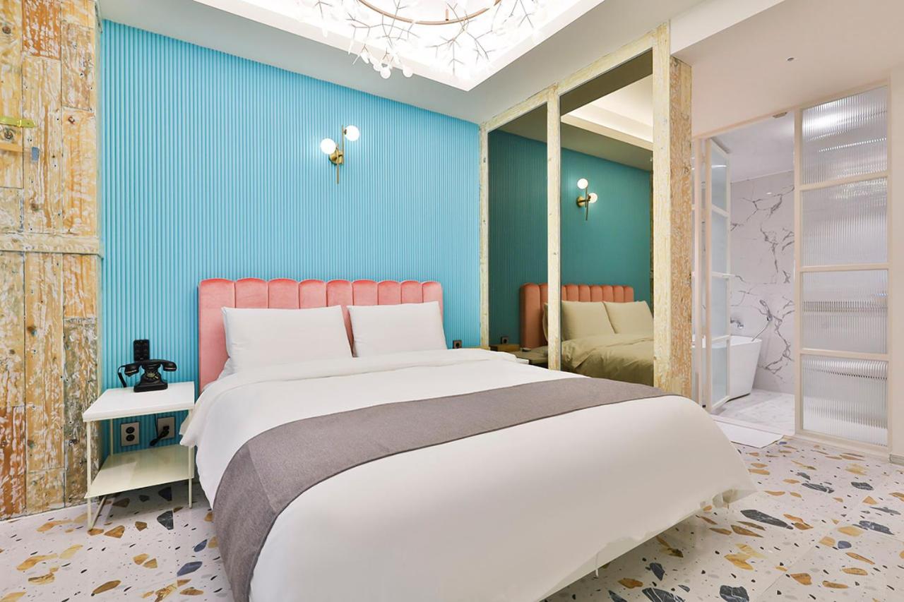 Deluxe Suite - Photo 8