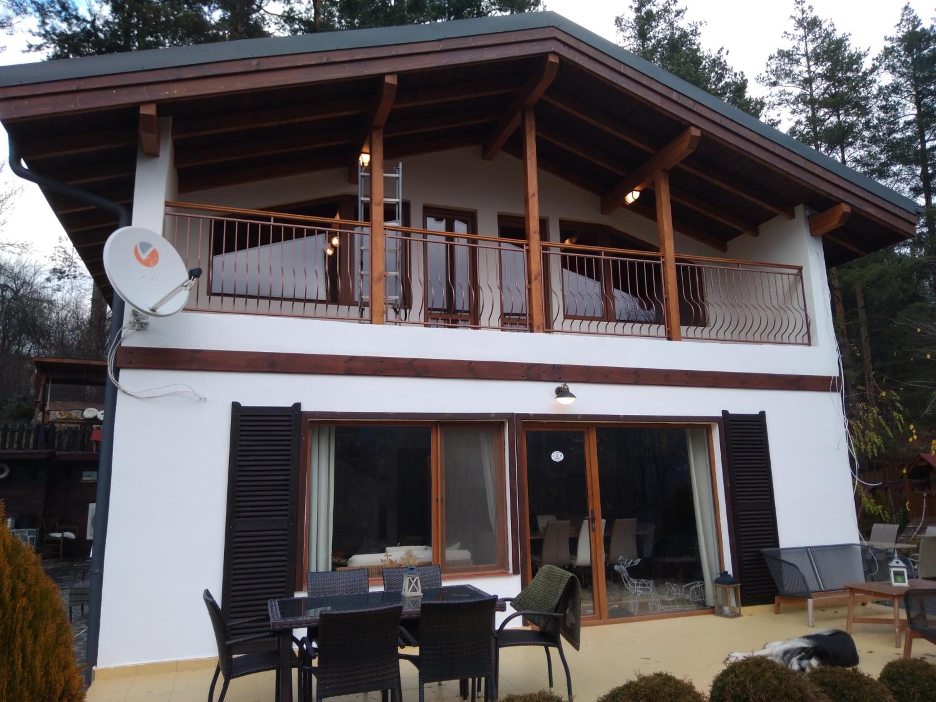 Seven-Bedroom House photo 2