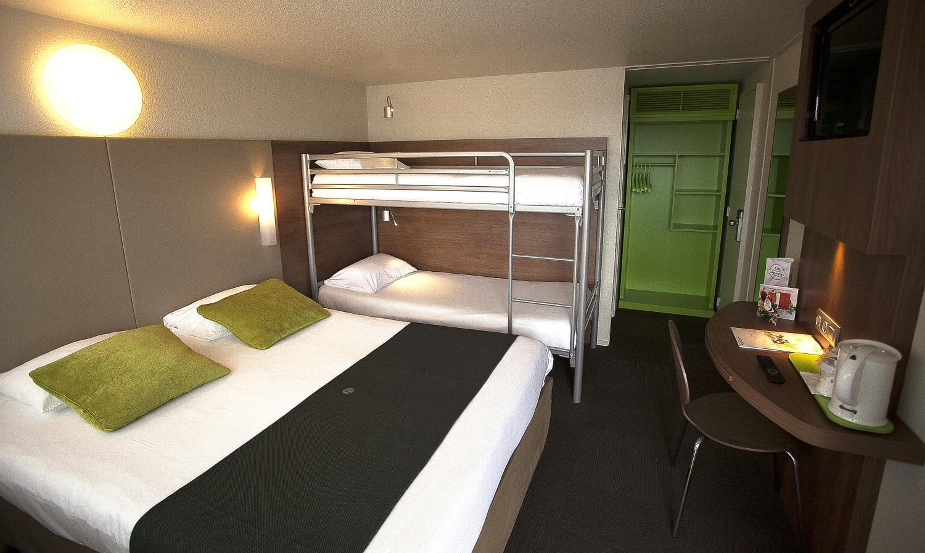 Quadruple Room - Photo 1