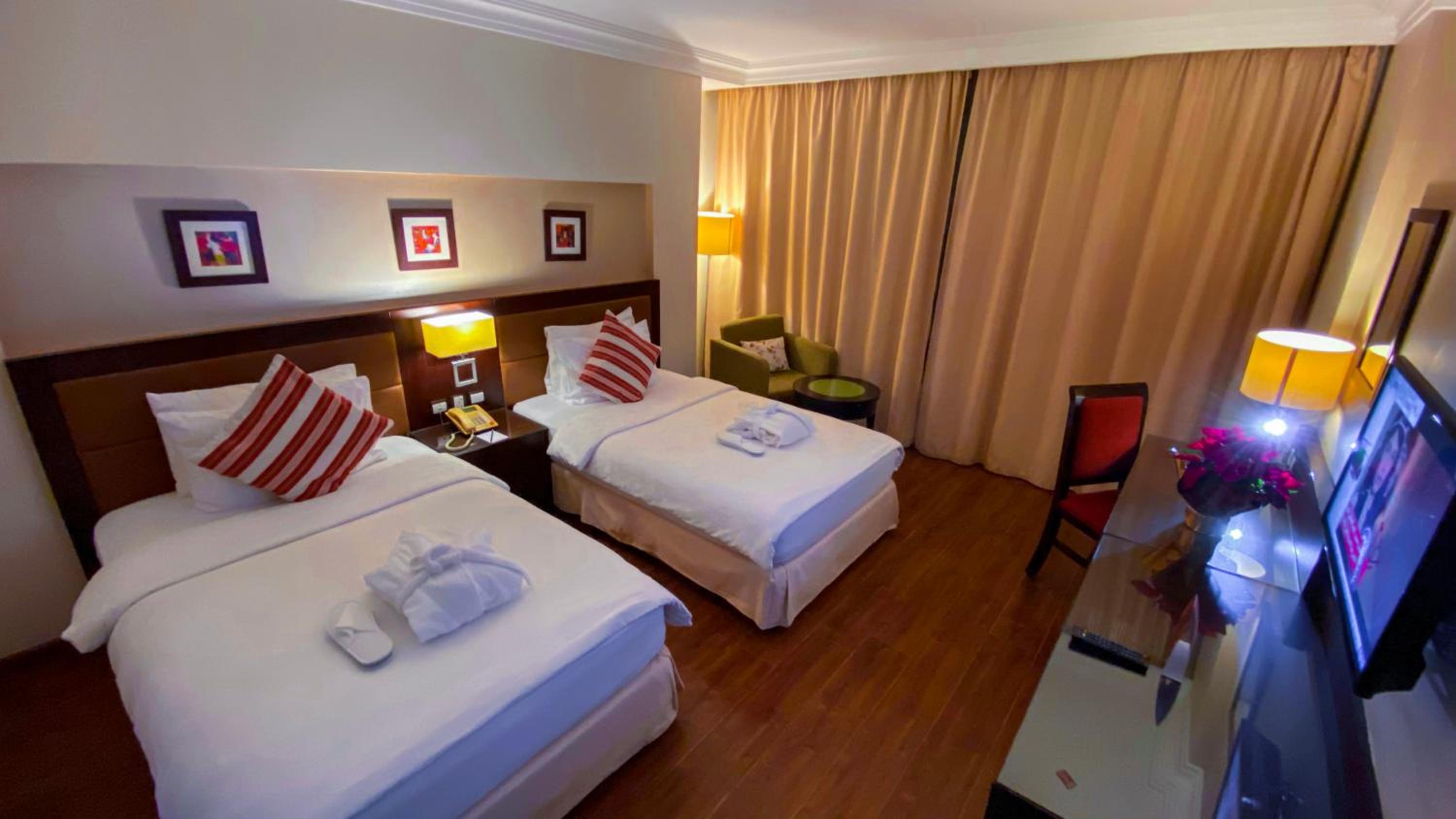 Twin Room with City View photo 3