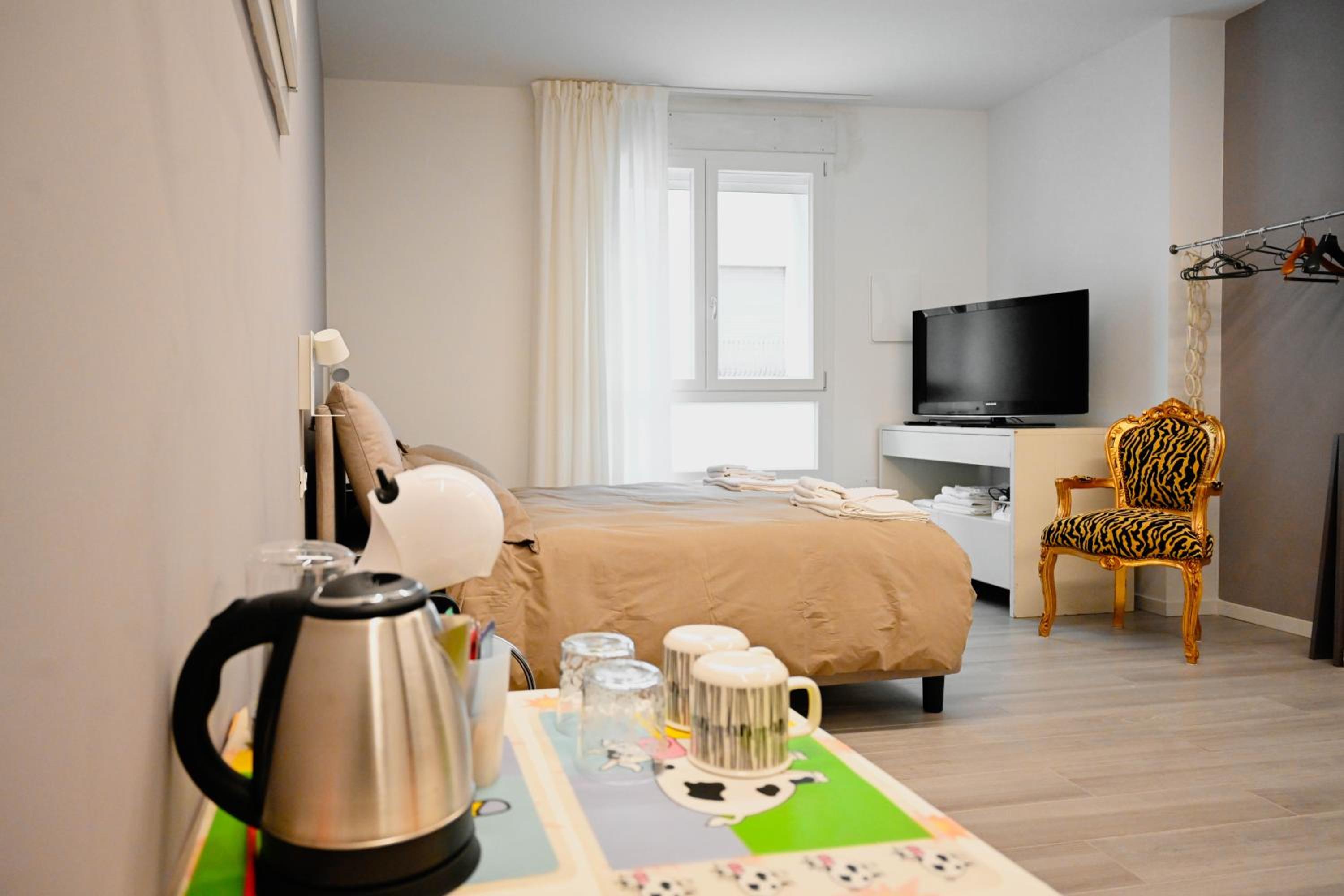 One-Bedroom Apartment photo 1