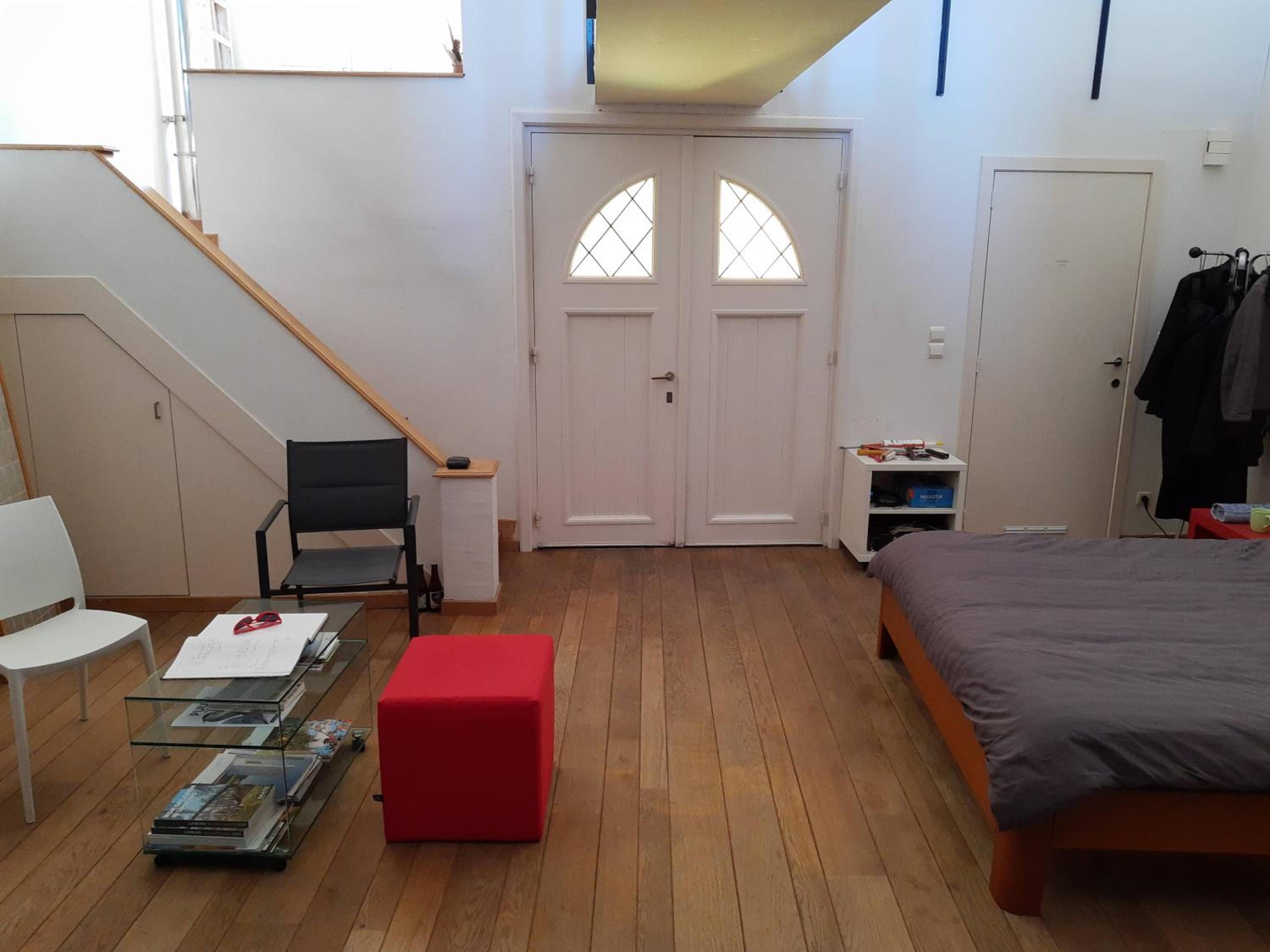 One-Bedroom Apartment photo 1
