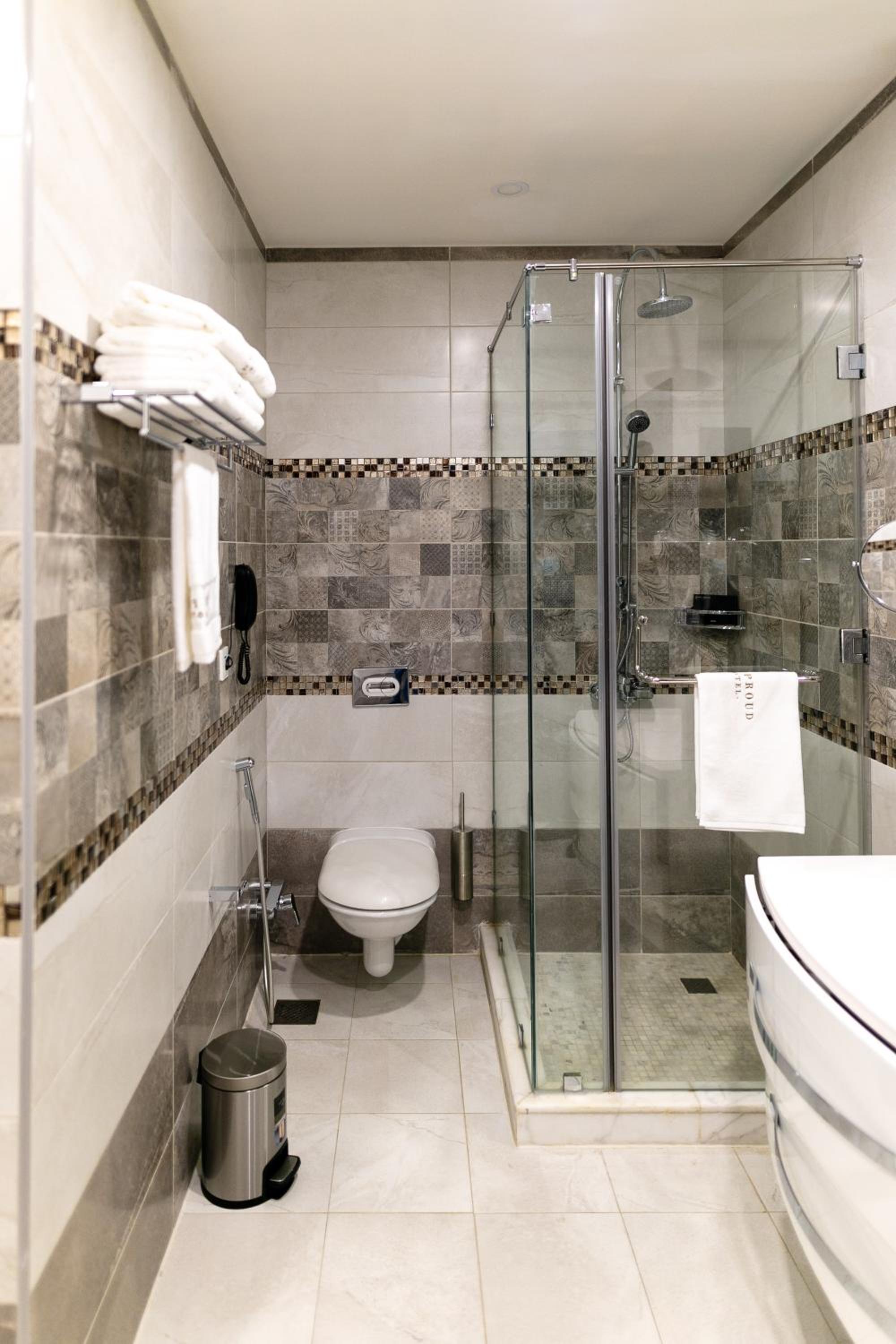 Queen Suite photo 2