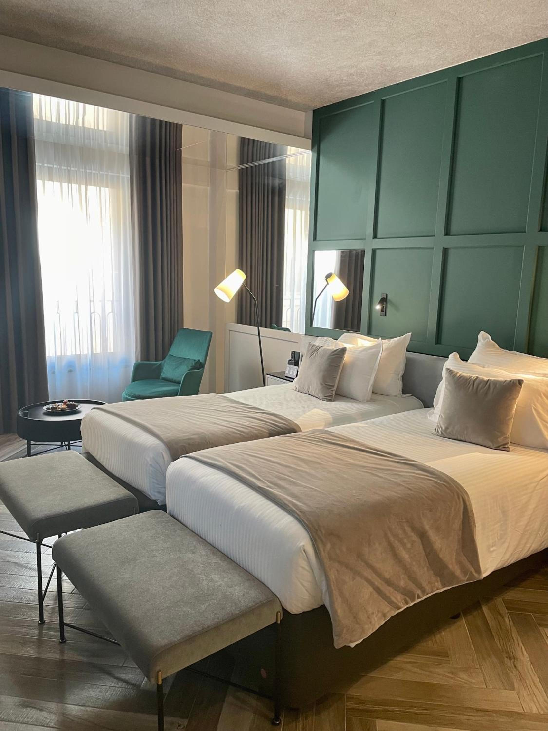 Deluxe Double or Twin Room - Photo 2