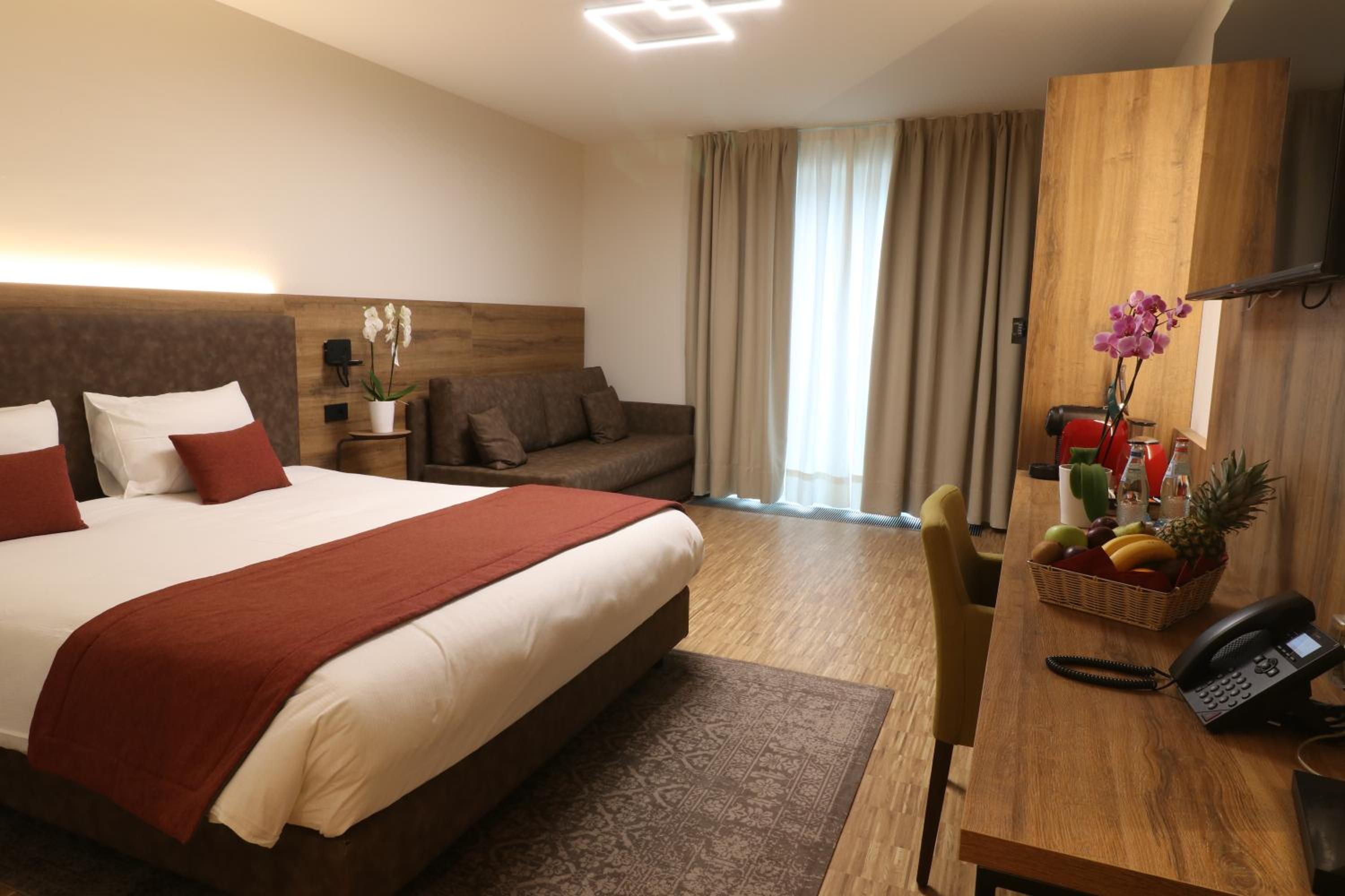 Deluxe Suite photo 1
