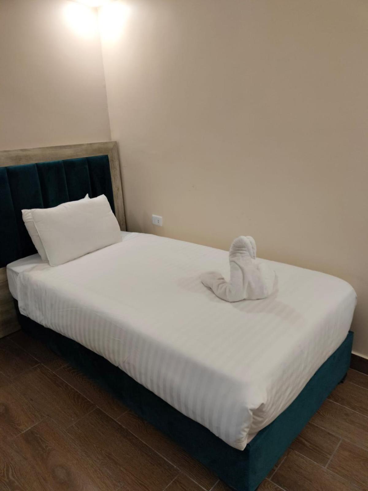 Deluxe King Room photo 2