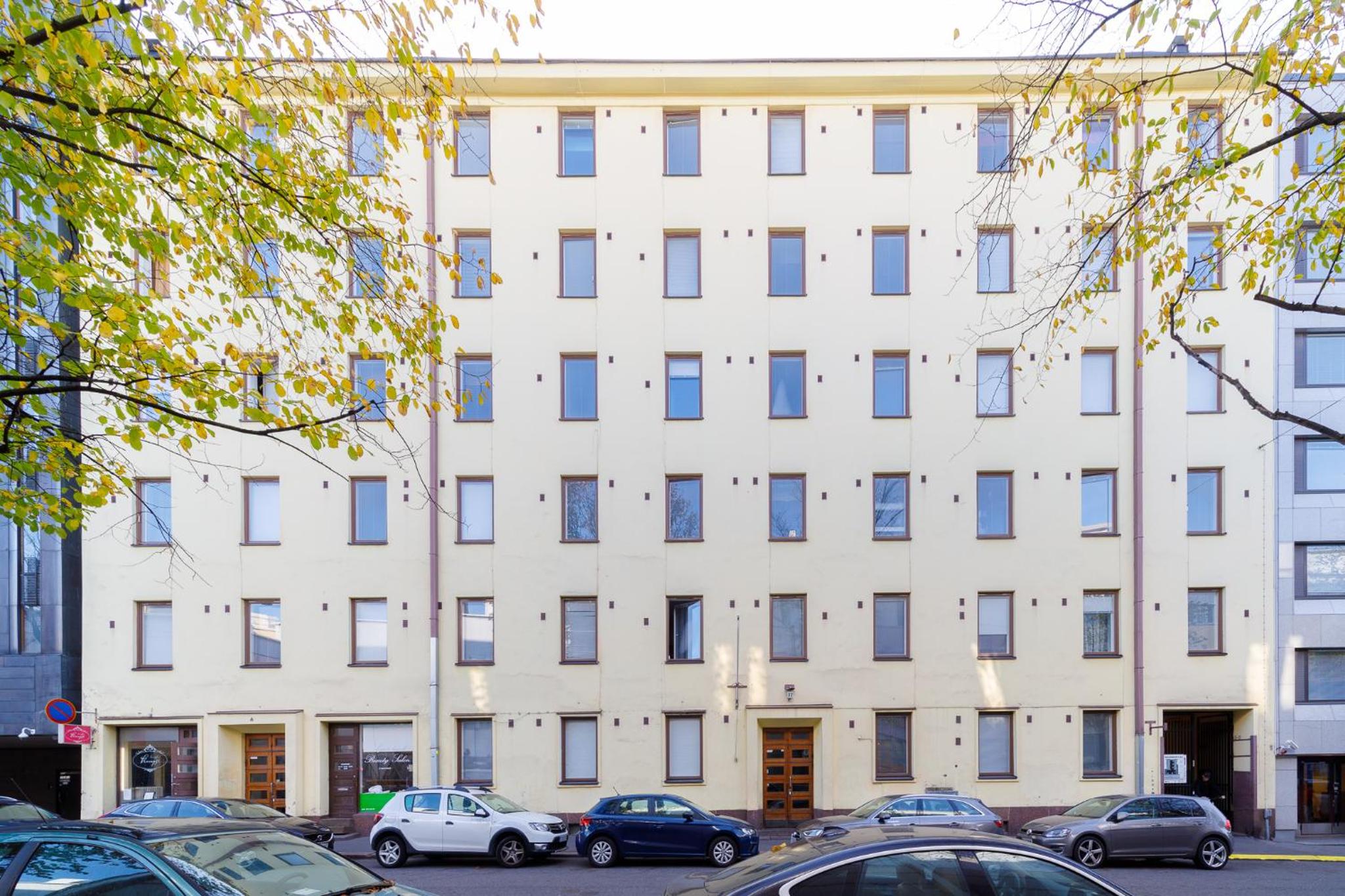 Studio Apartment - Photo 8