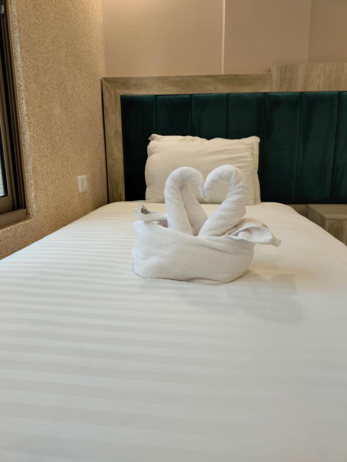 Deluxe King Room photo 3