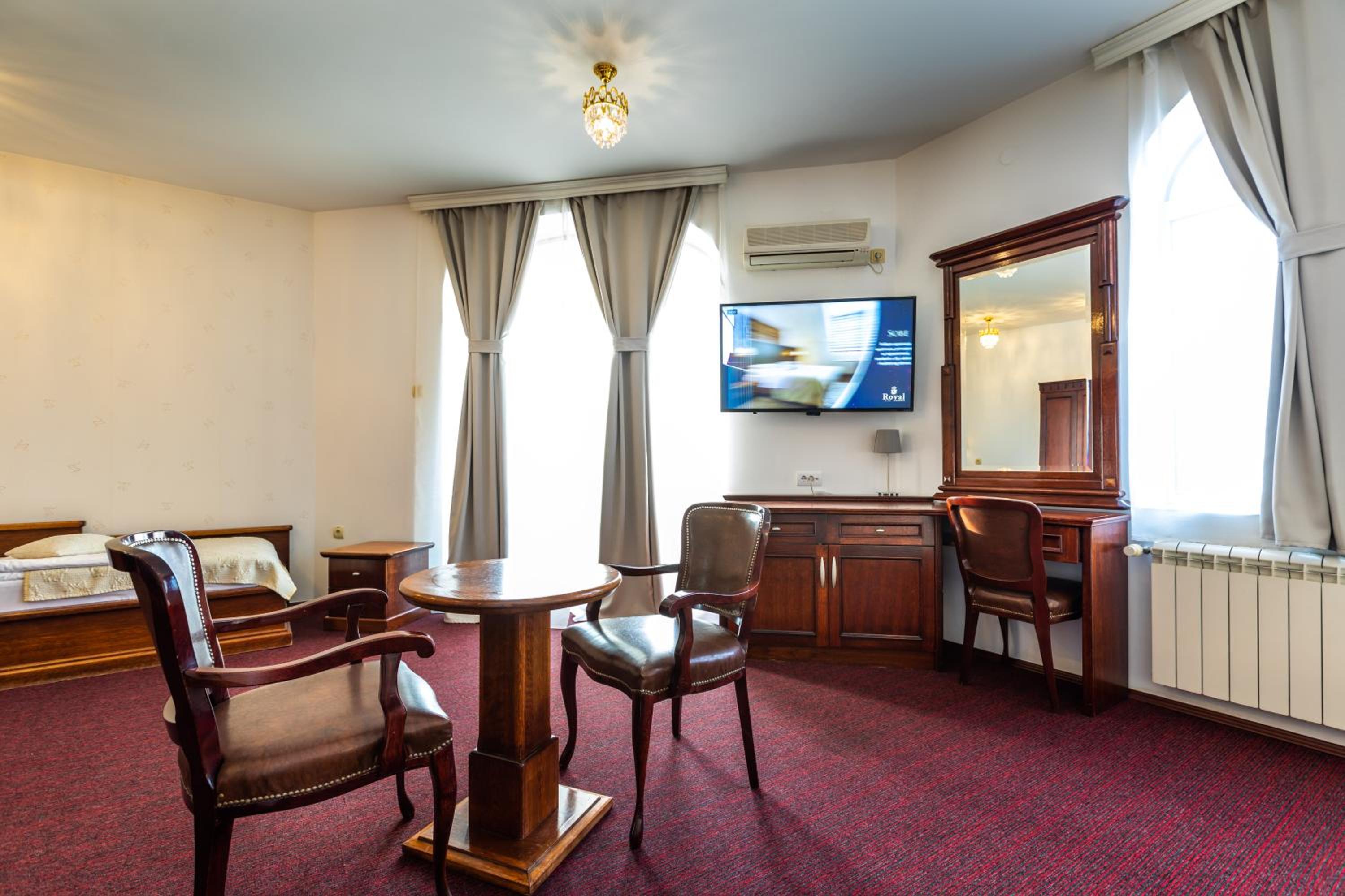 Deluxe Triple Room