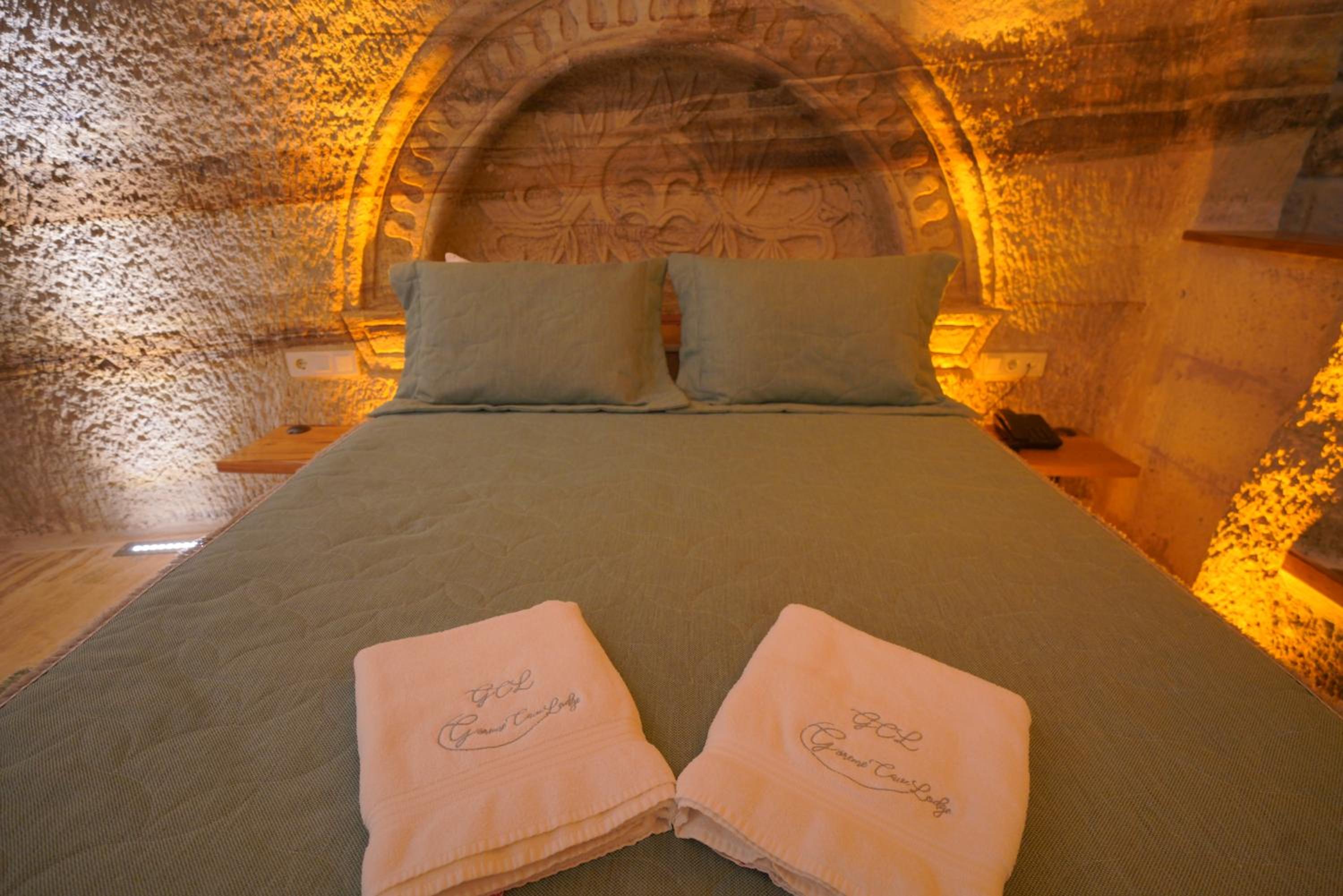 Superior Cave Suite  - Photo 6