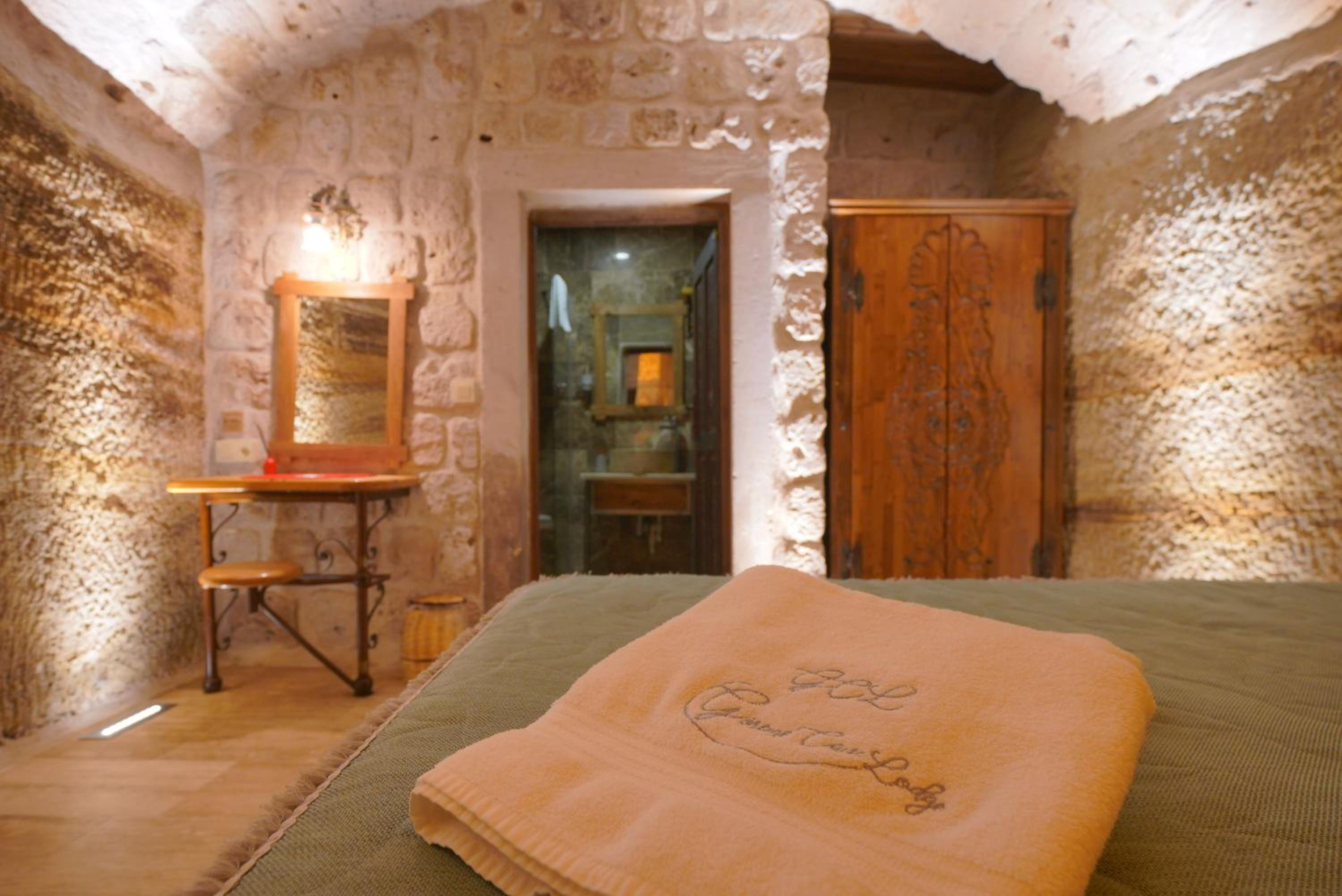 Superior Cave Suite  - Photo 7