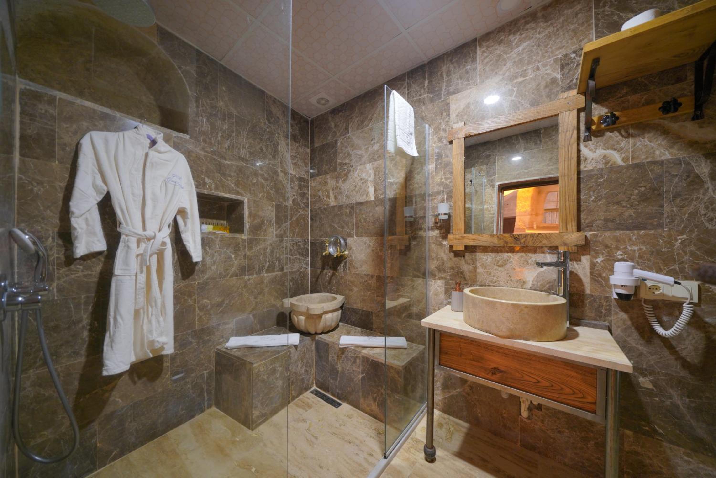 Superior Cave Suite  - Photo 11