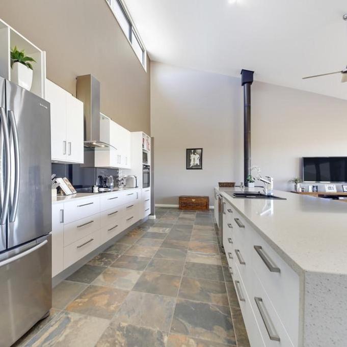 Four-Bedroom House photo 2