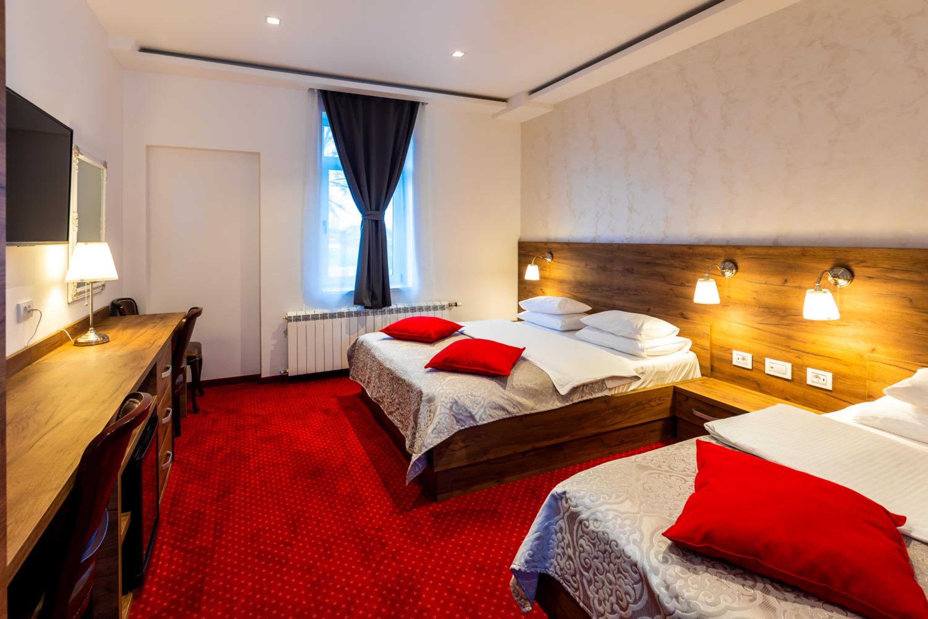 Standard Triple Room photo 2