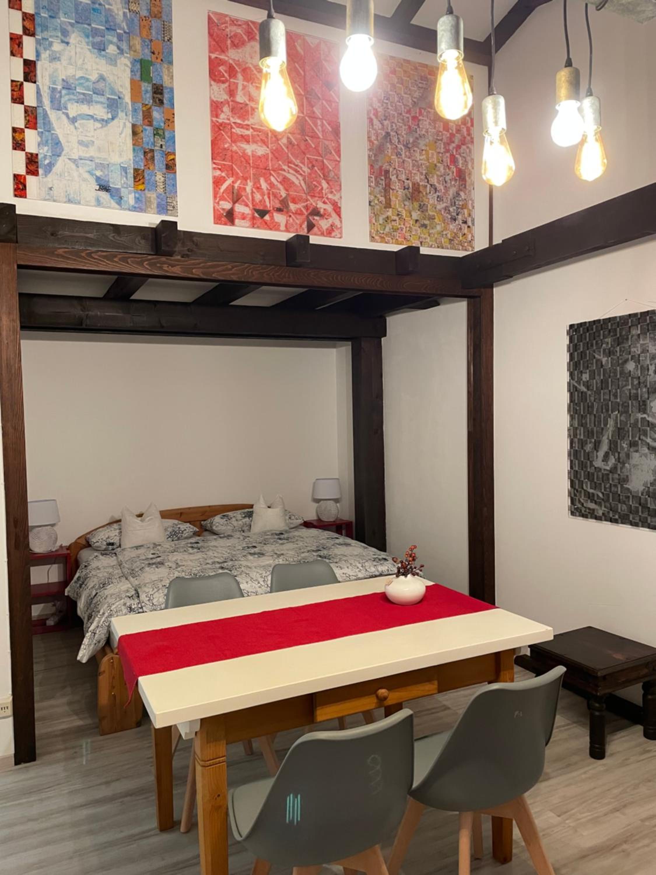 One-Bedroom Apartment photo 1