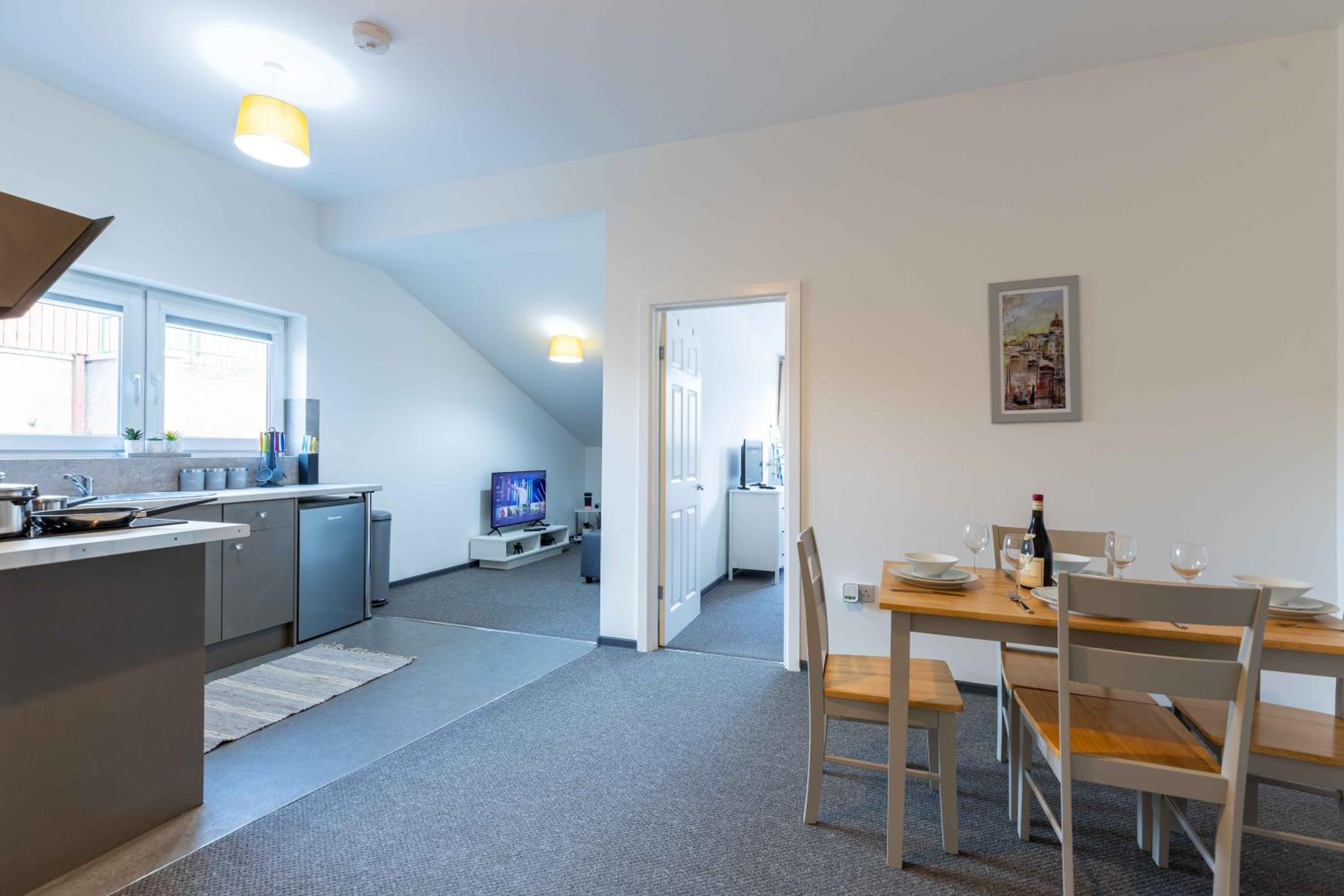 Apartment photo 2