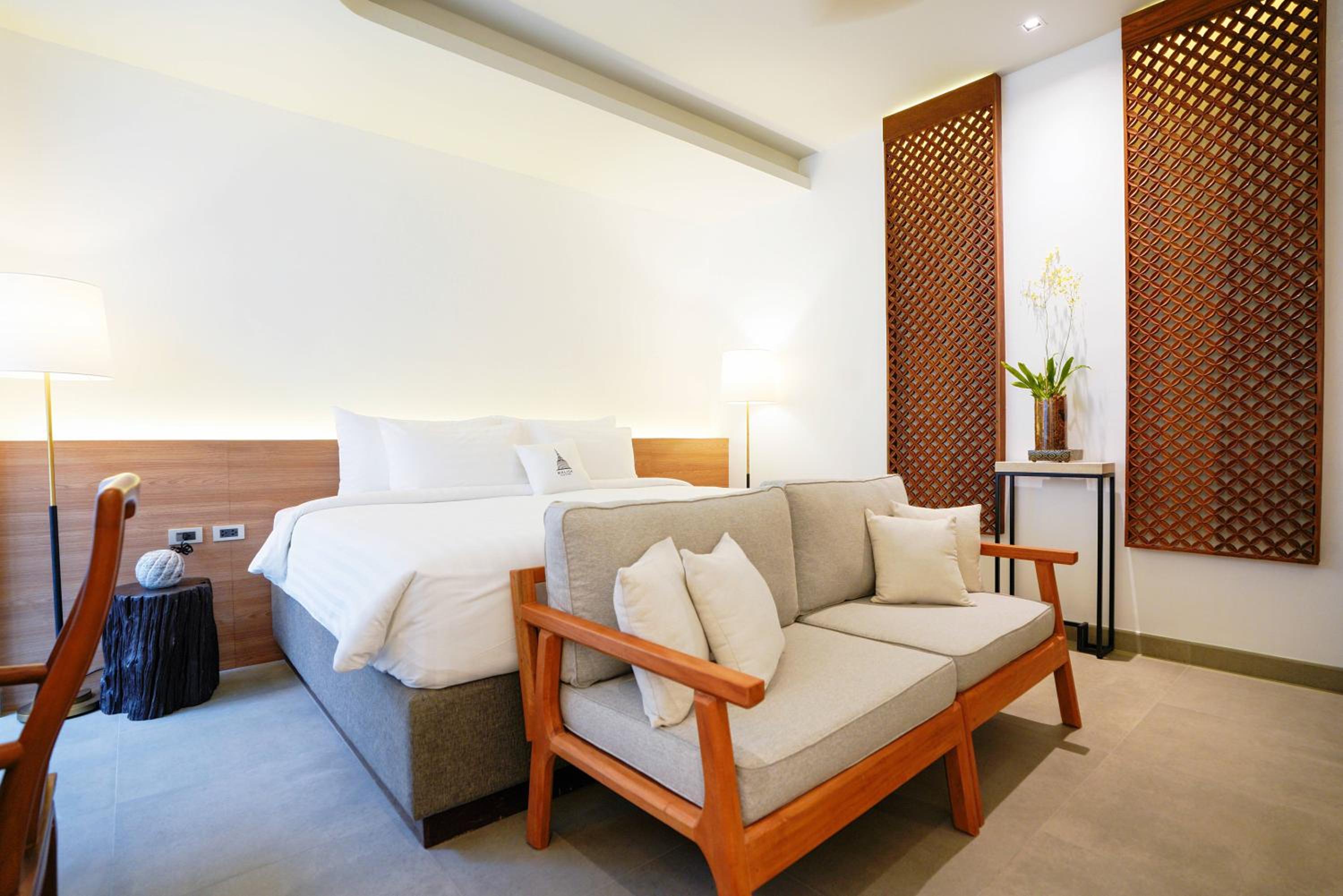 Deluxe Suite - Photo 3
