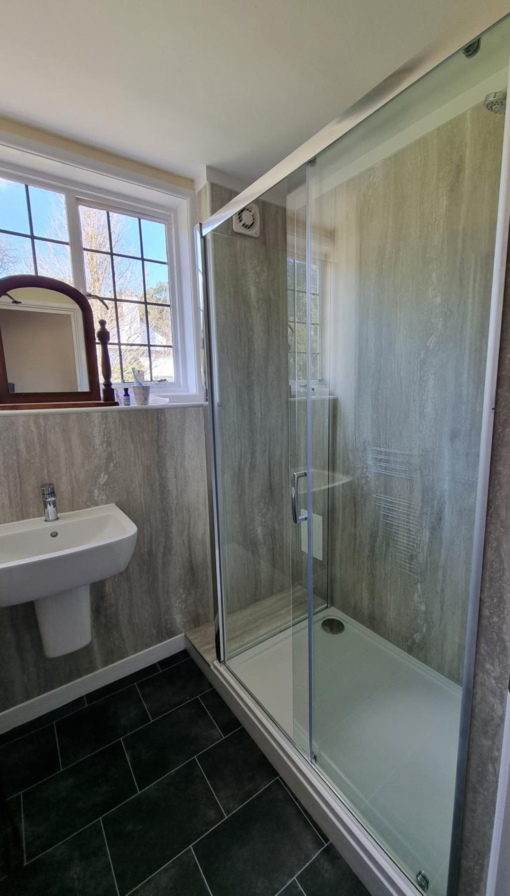 Single Room with Shared Bathroom photo 3