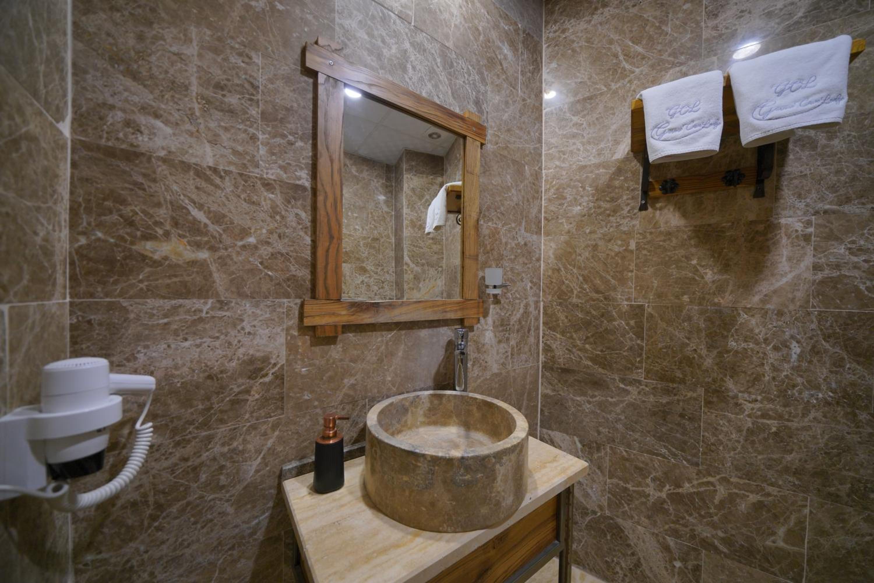 Deluxe Stone Room - Photo 11