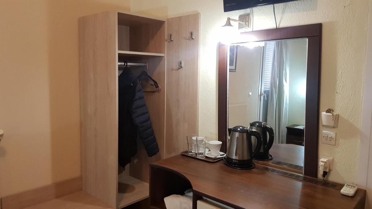 Double or Twin Room photo 3