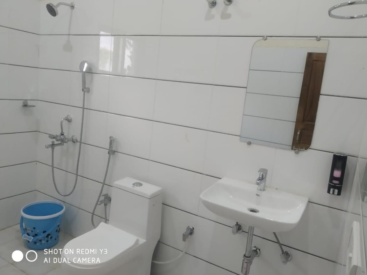 Double Room with Private Bathroom - Photo 12