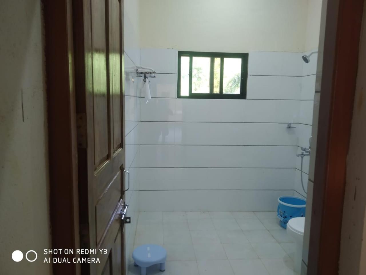 Double Room with Private Bathroom - Photo 13