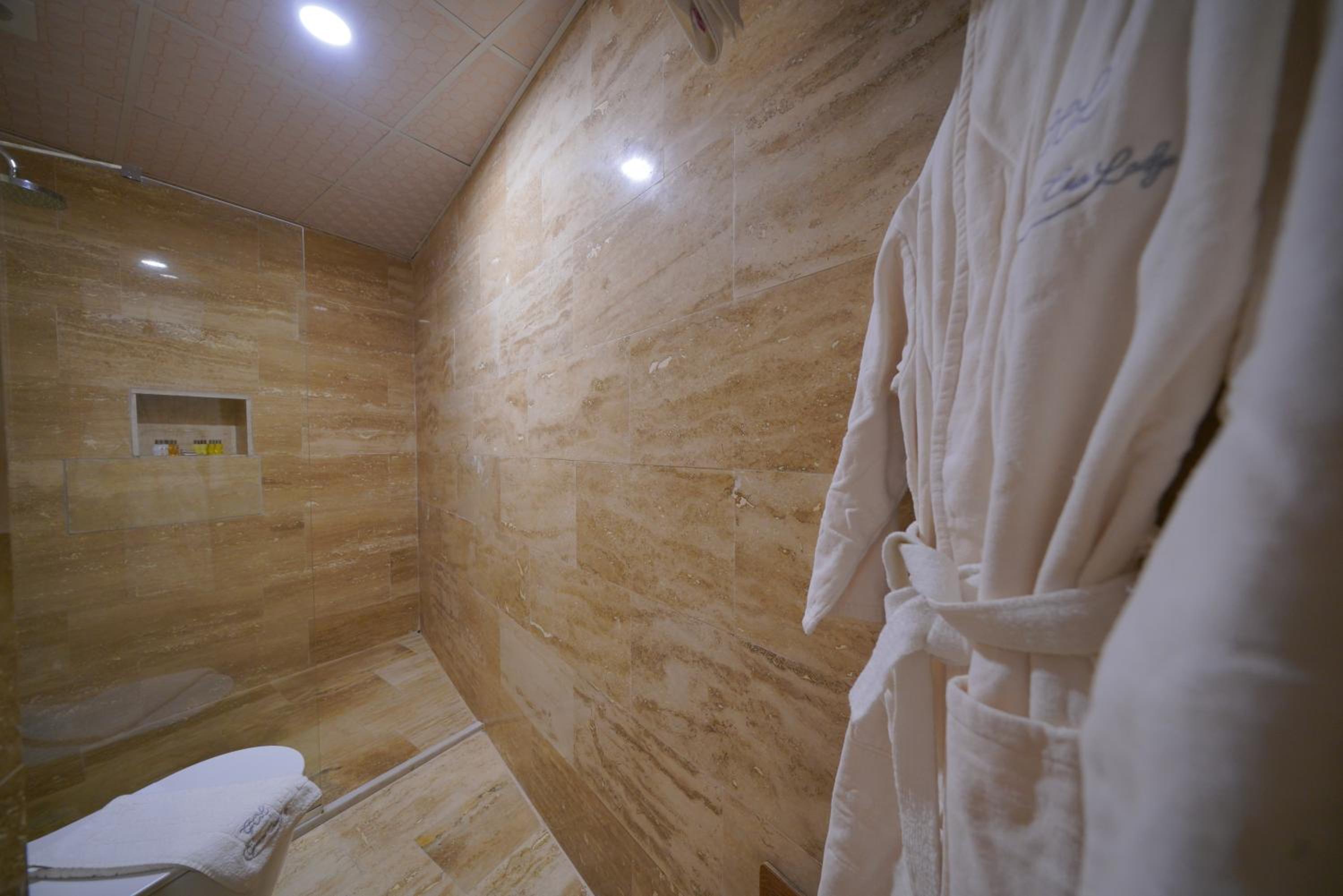 Junior Stone Room - Photo 2