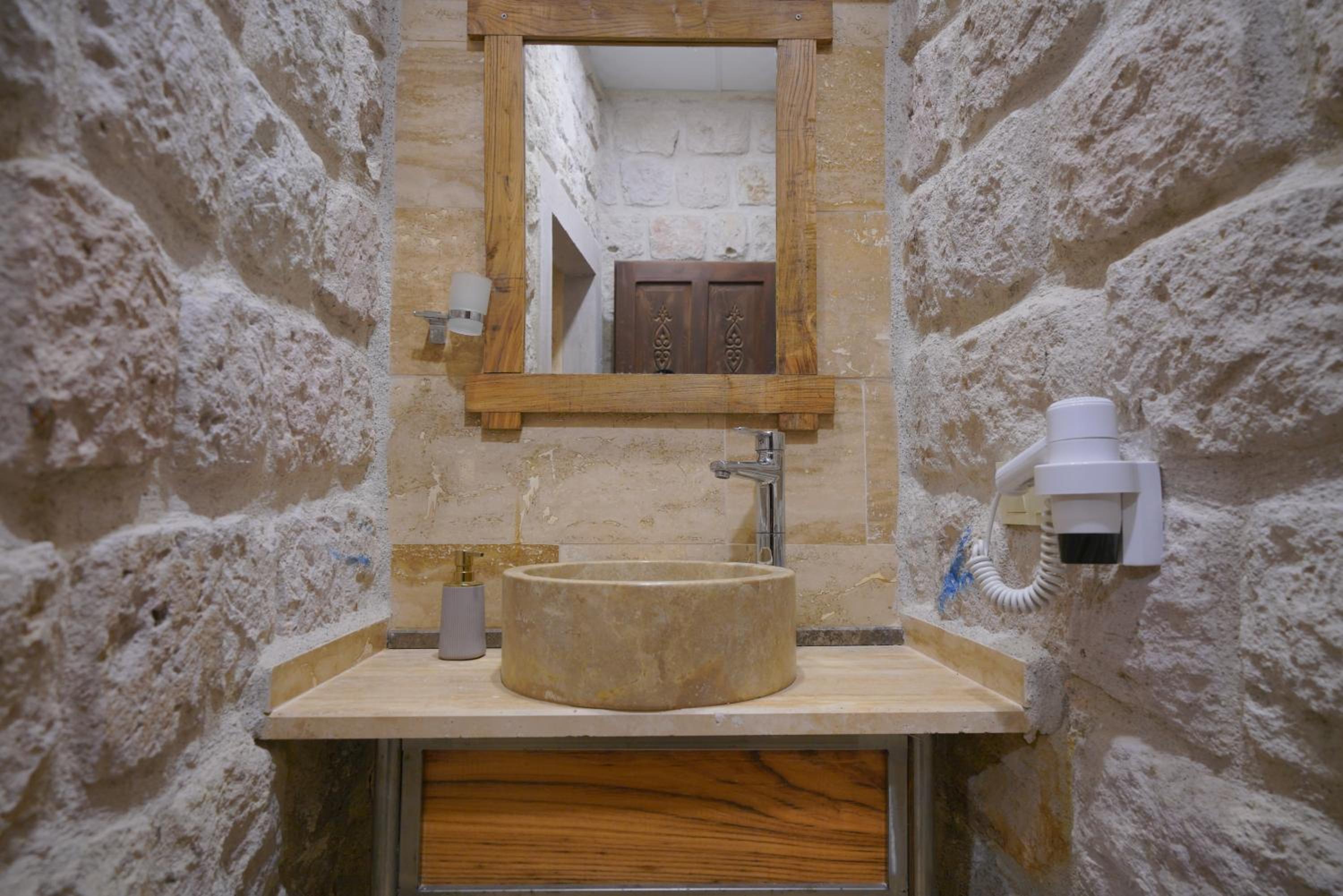 Junior Stone Room - Photo 15