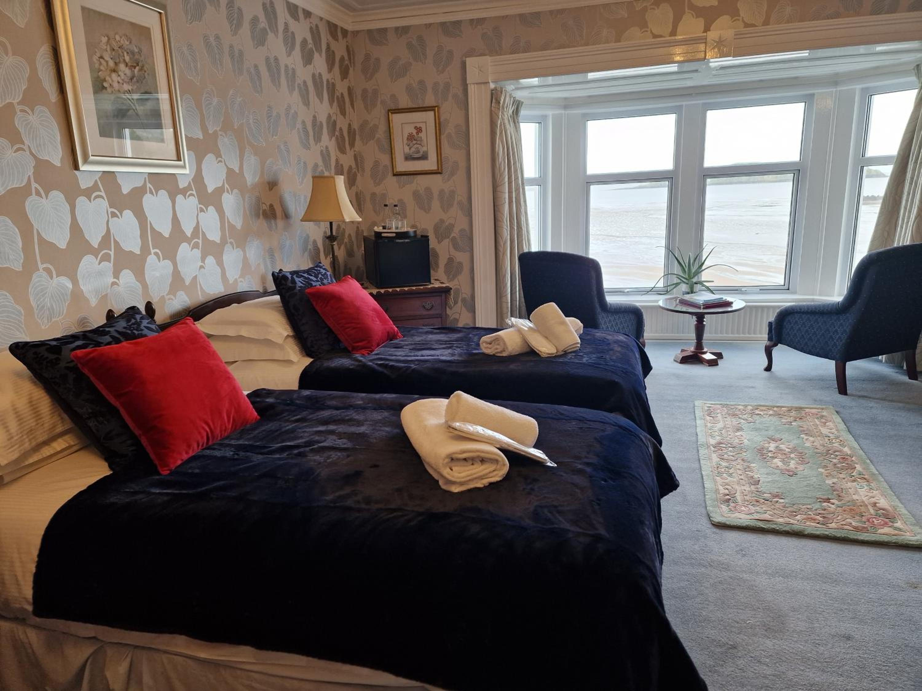 Family Room with Sea View