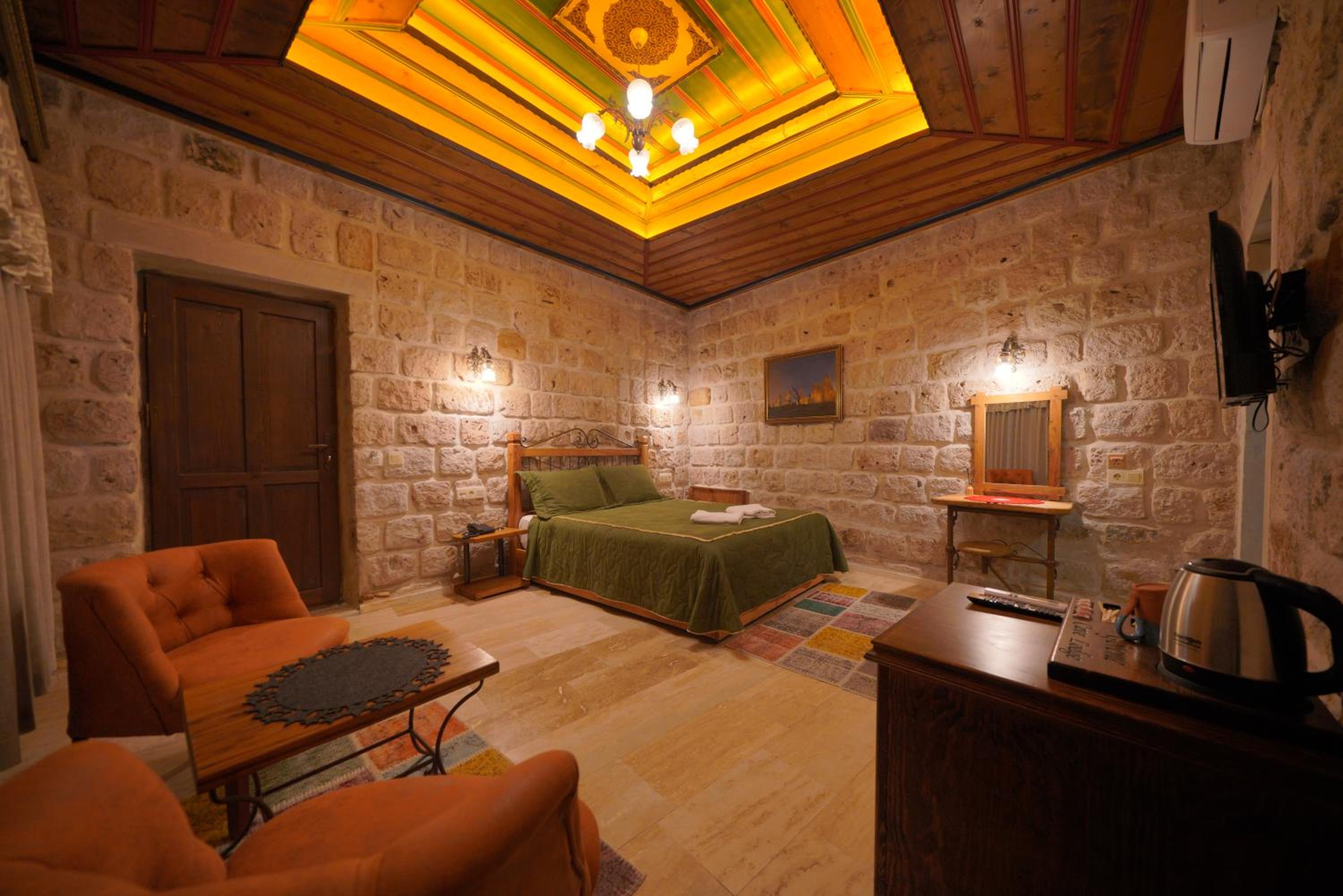 Large Double Room - Photo 7