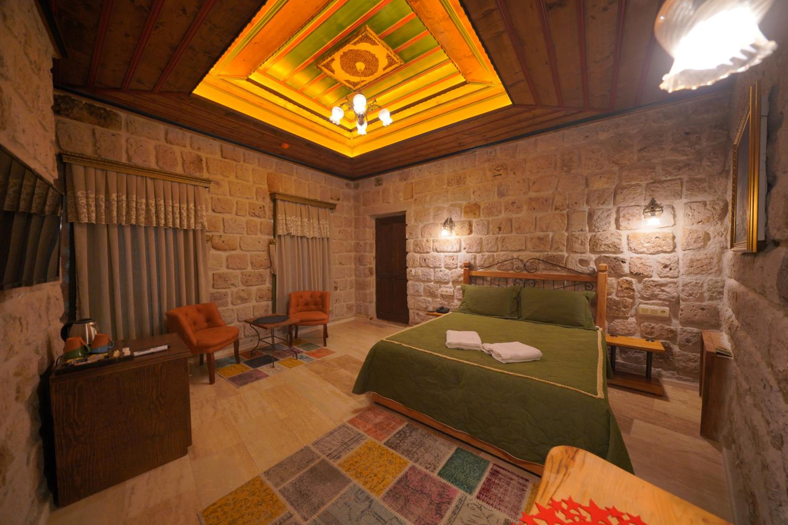 Large Double Room - Photo 8