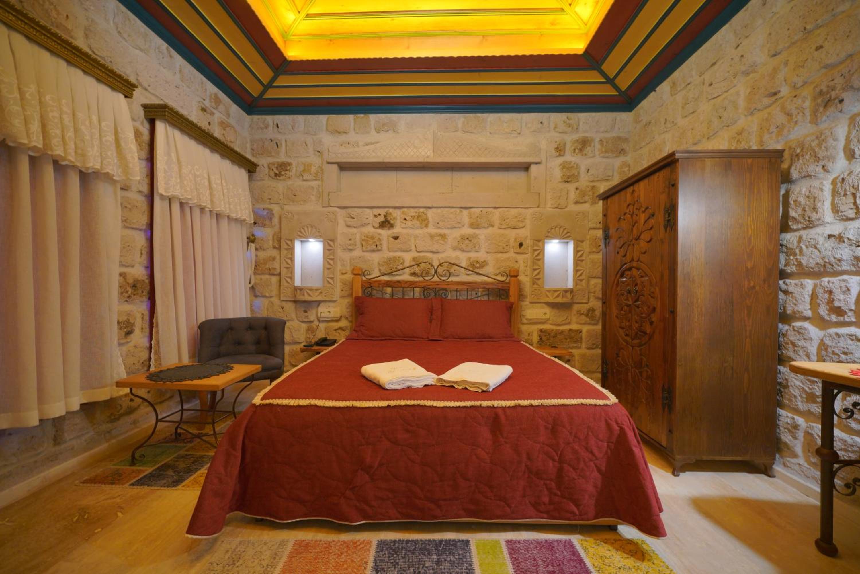 Superior Stone Room - Photo 6