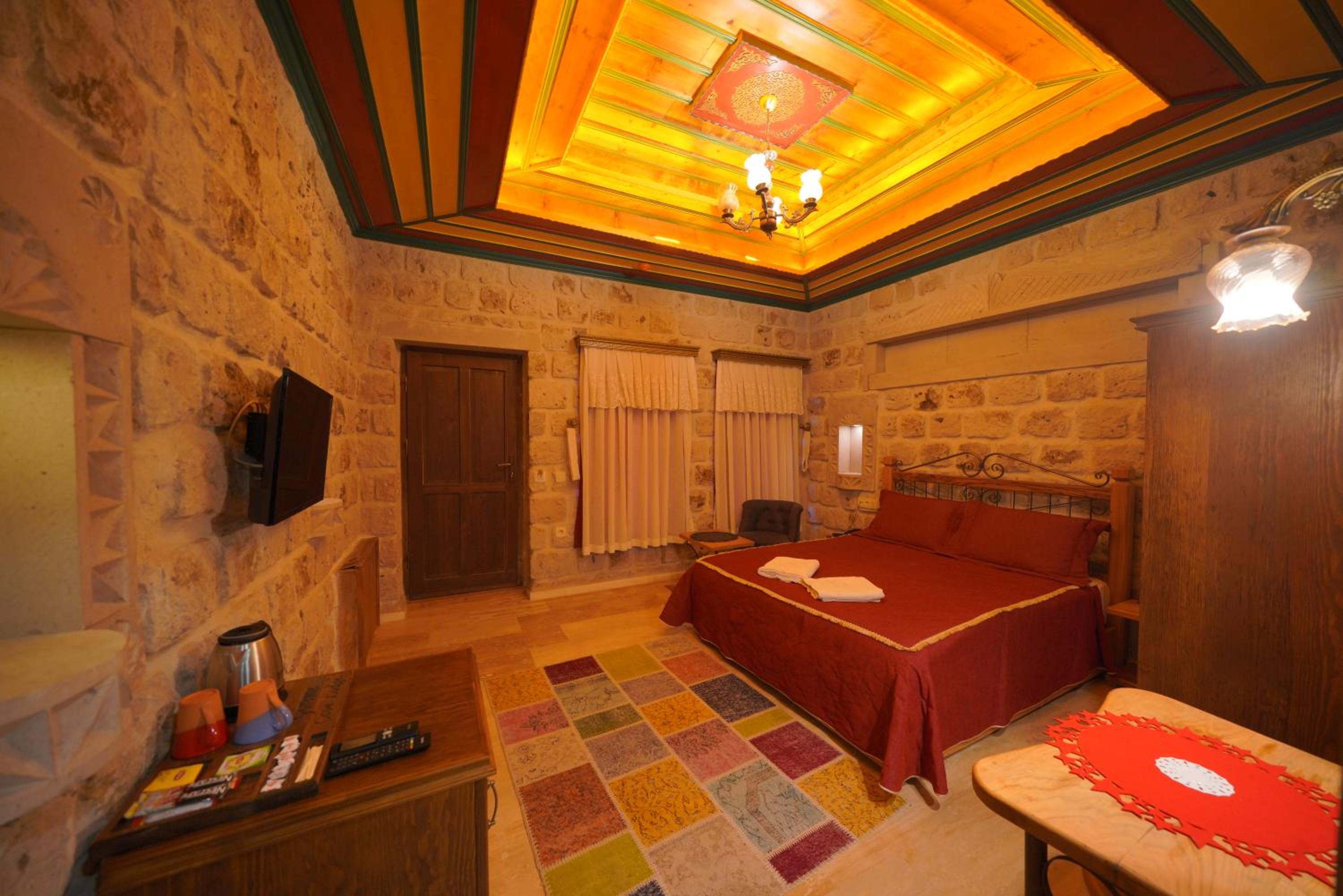 Superior Stone Room - Photo 7