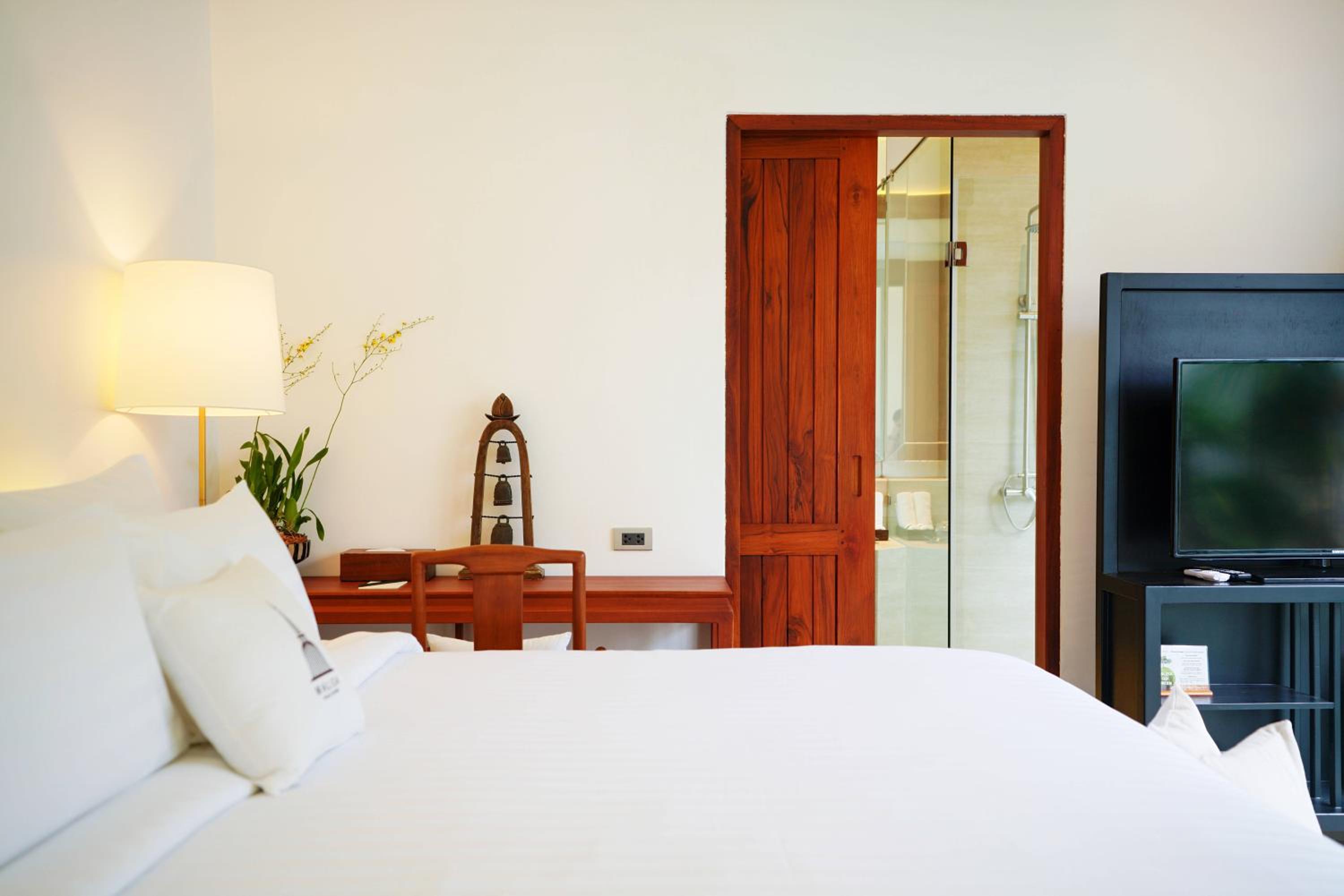 Deluxe Suite with Private Pool - Photo 2