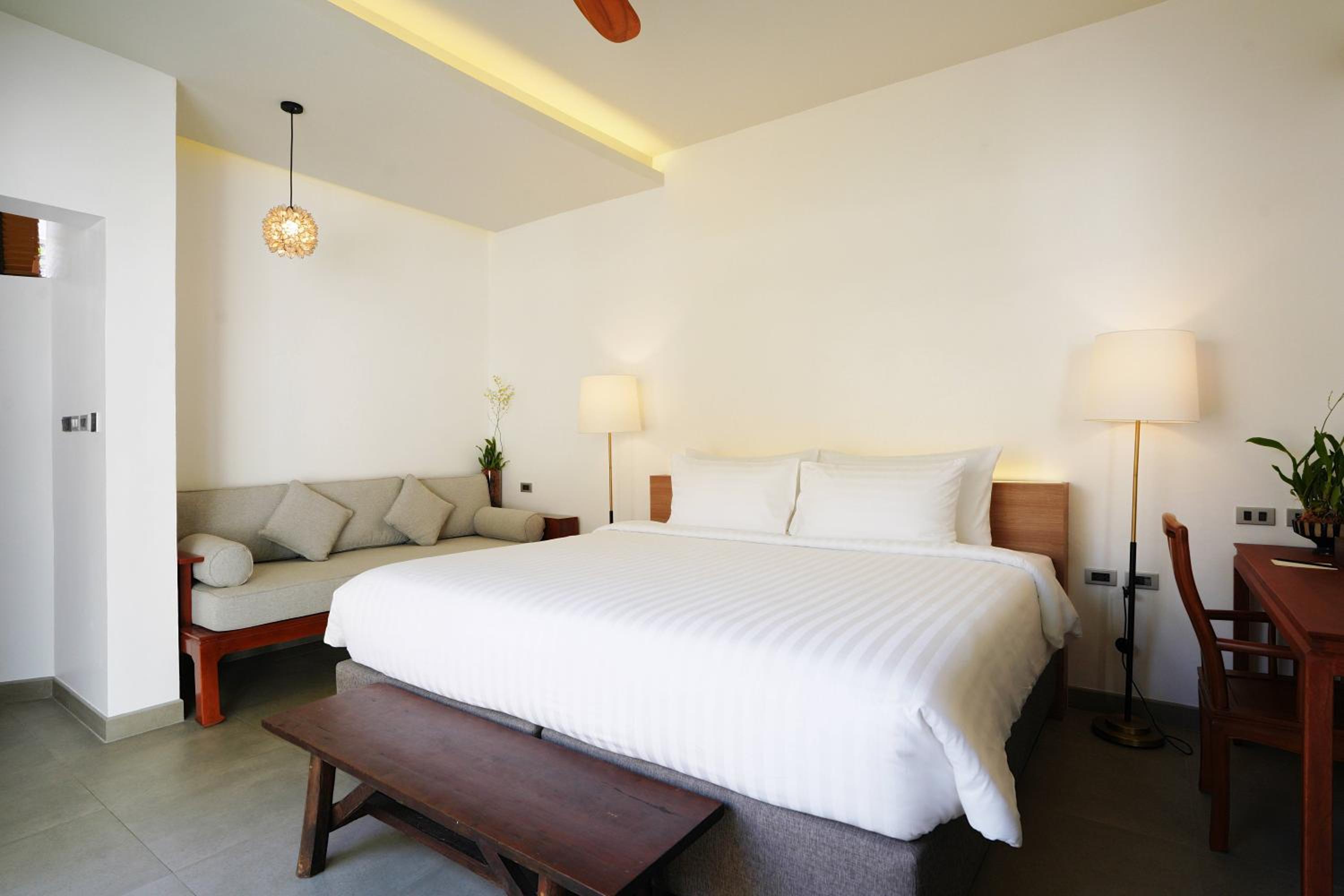 Deluxe Suite with Private Pool - Photo 3