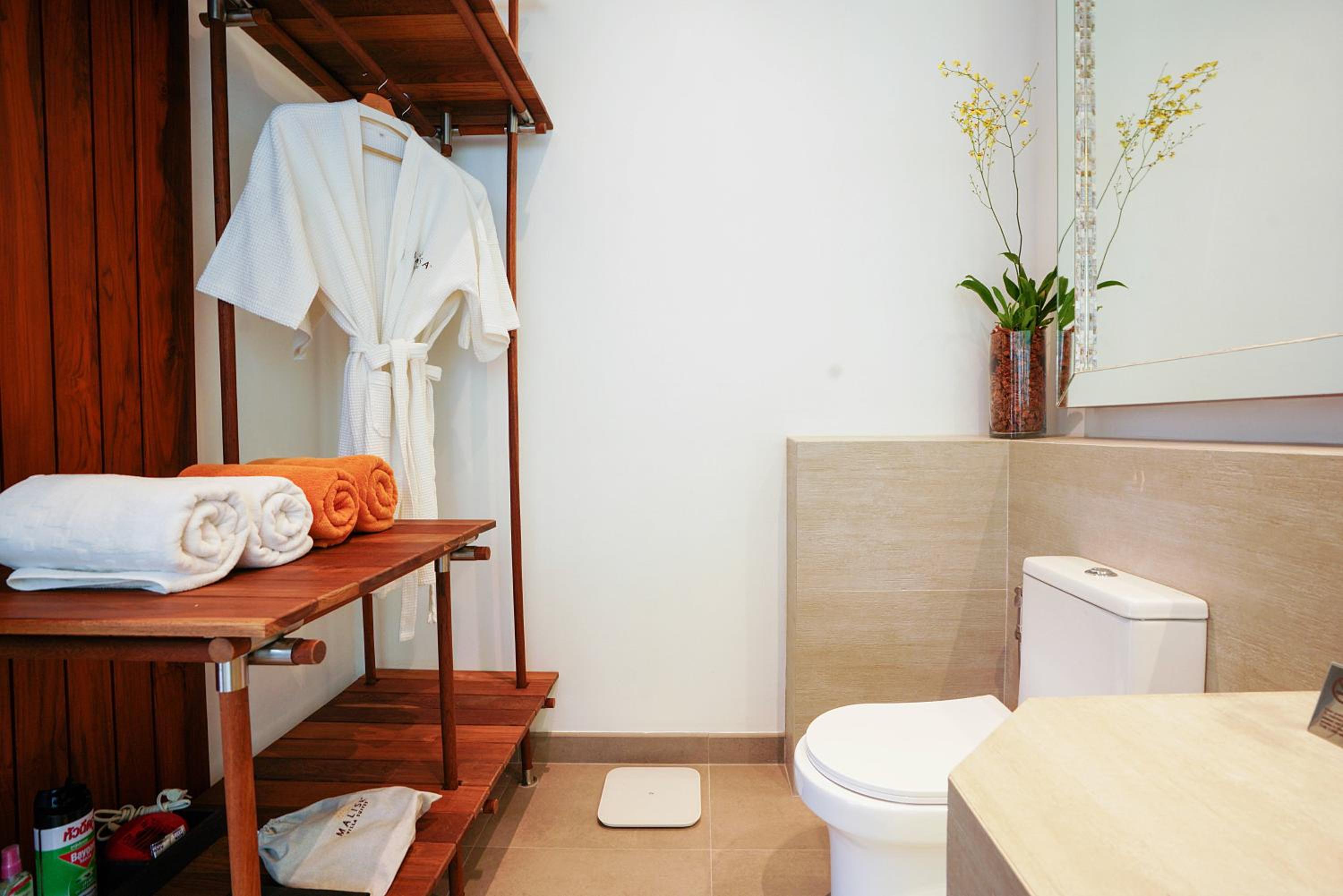 Deluxe Suite with Private Pool - Photo 6