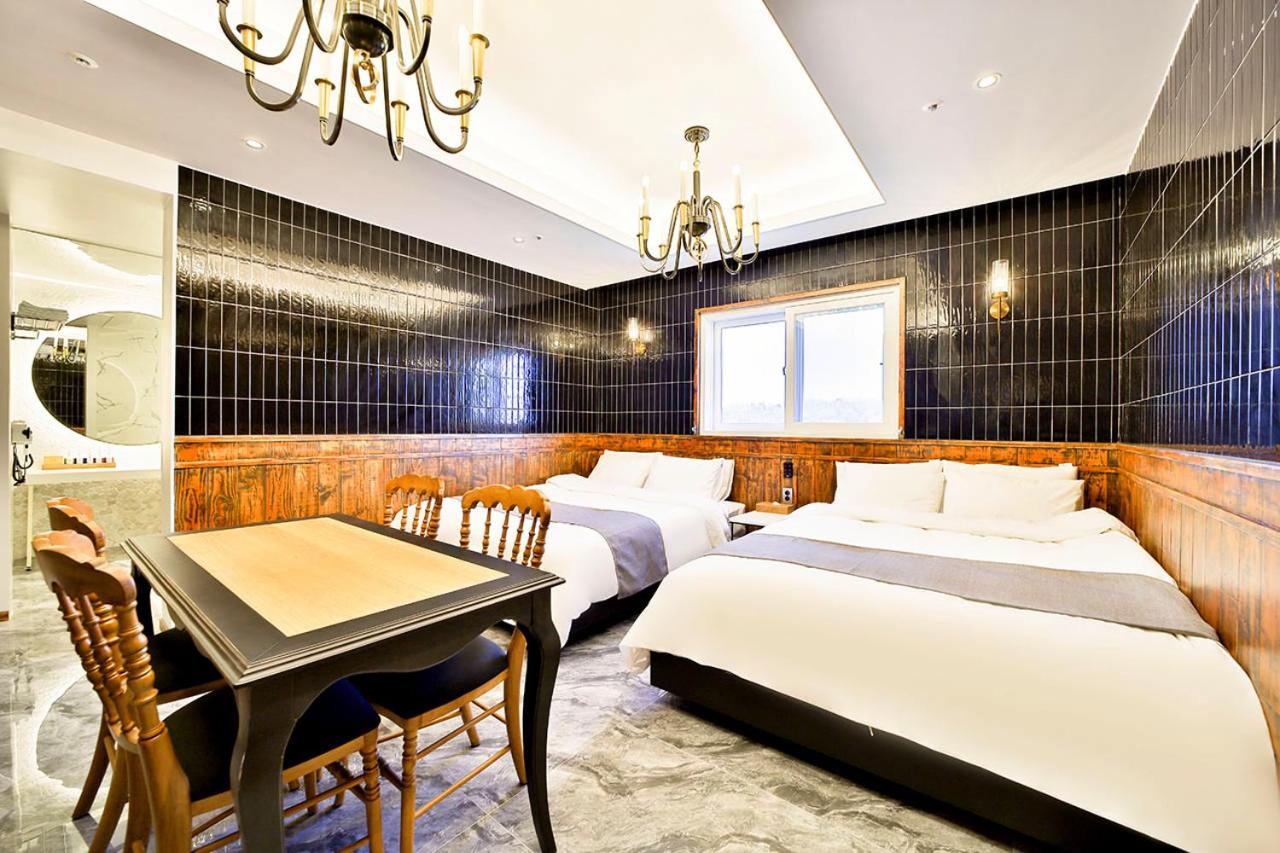 Family Suite - Photo 1