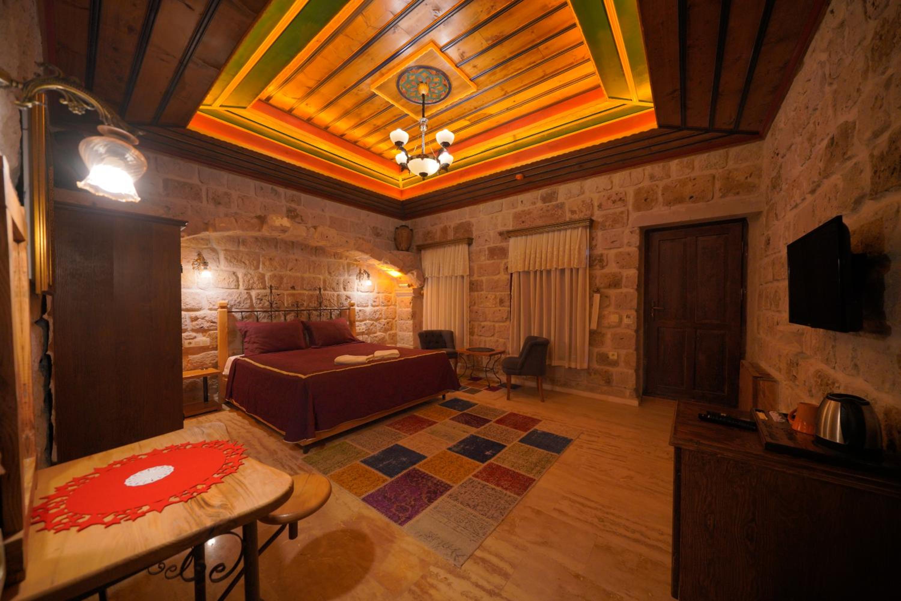 Executive Suite - Photo 3