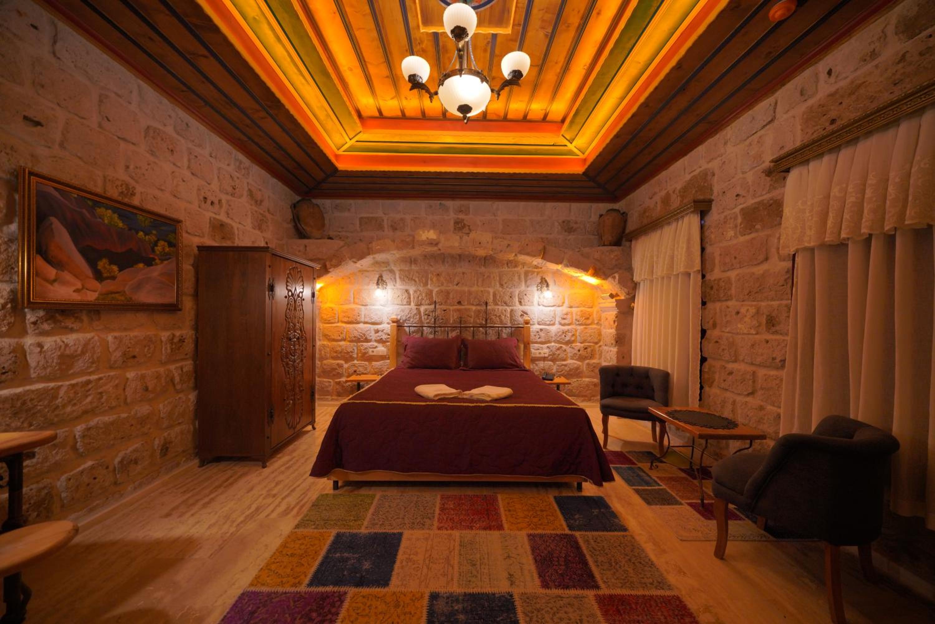 Executive Suite - Photo 4
