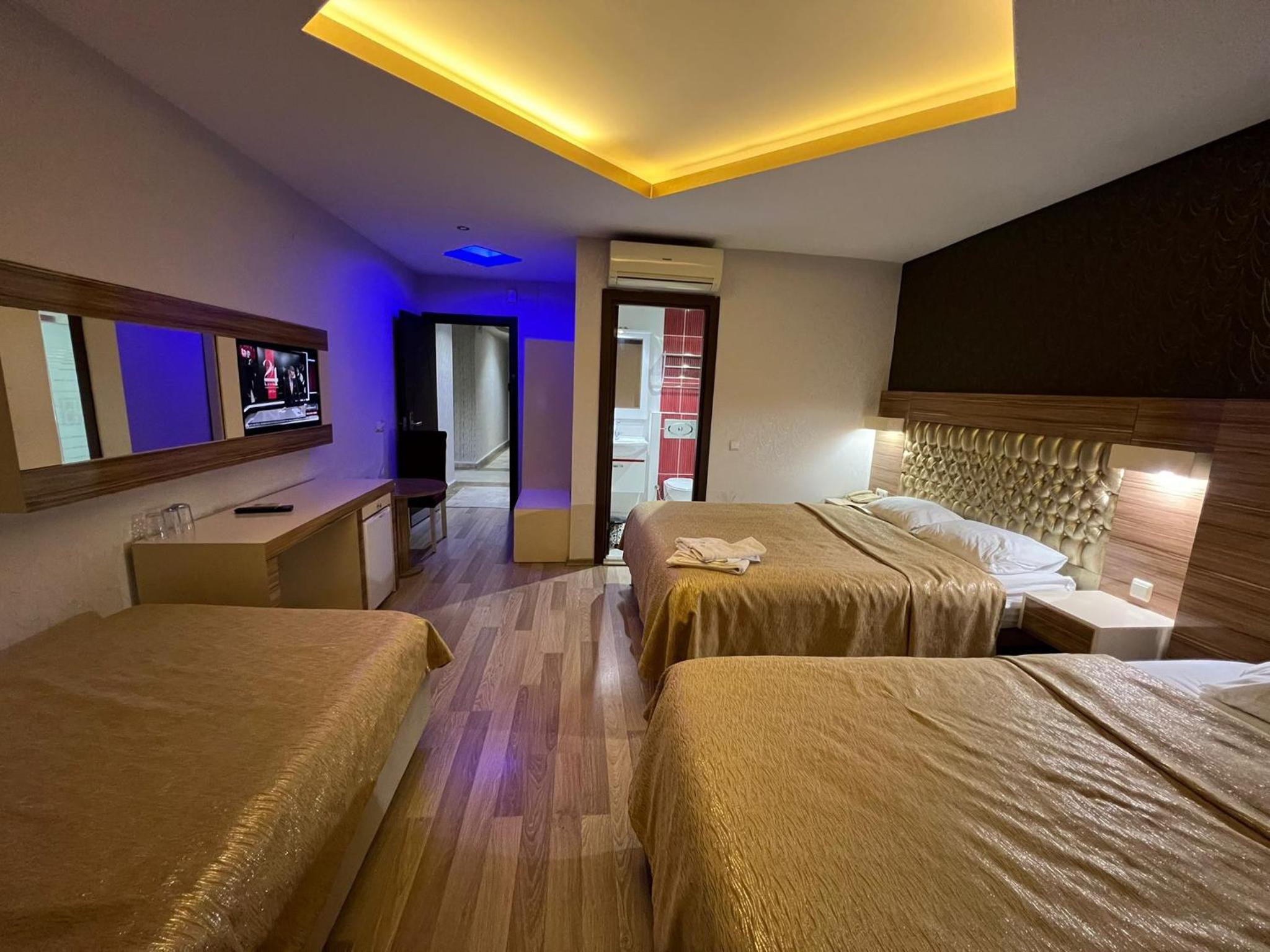 Family Room - Photo 6