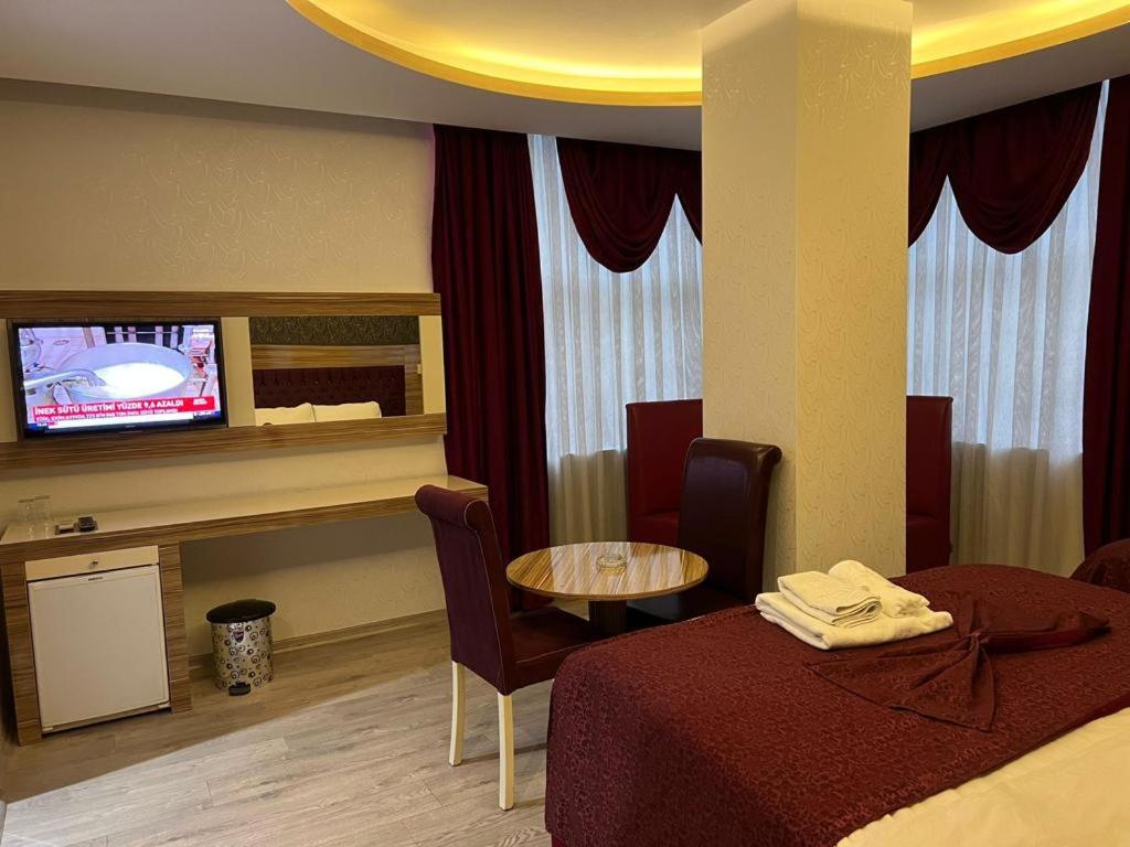 Standard Double Room - Photo 8