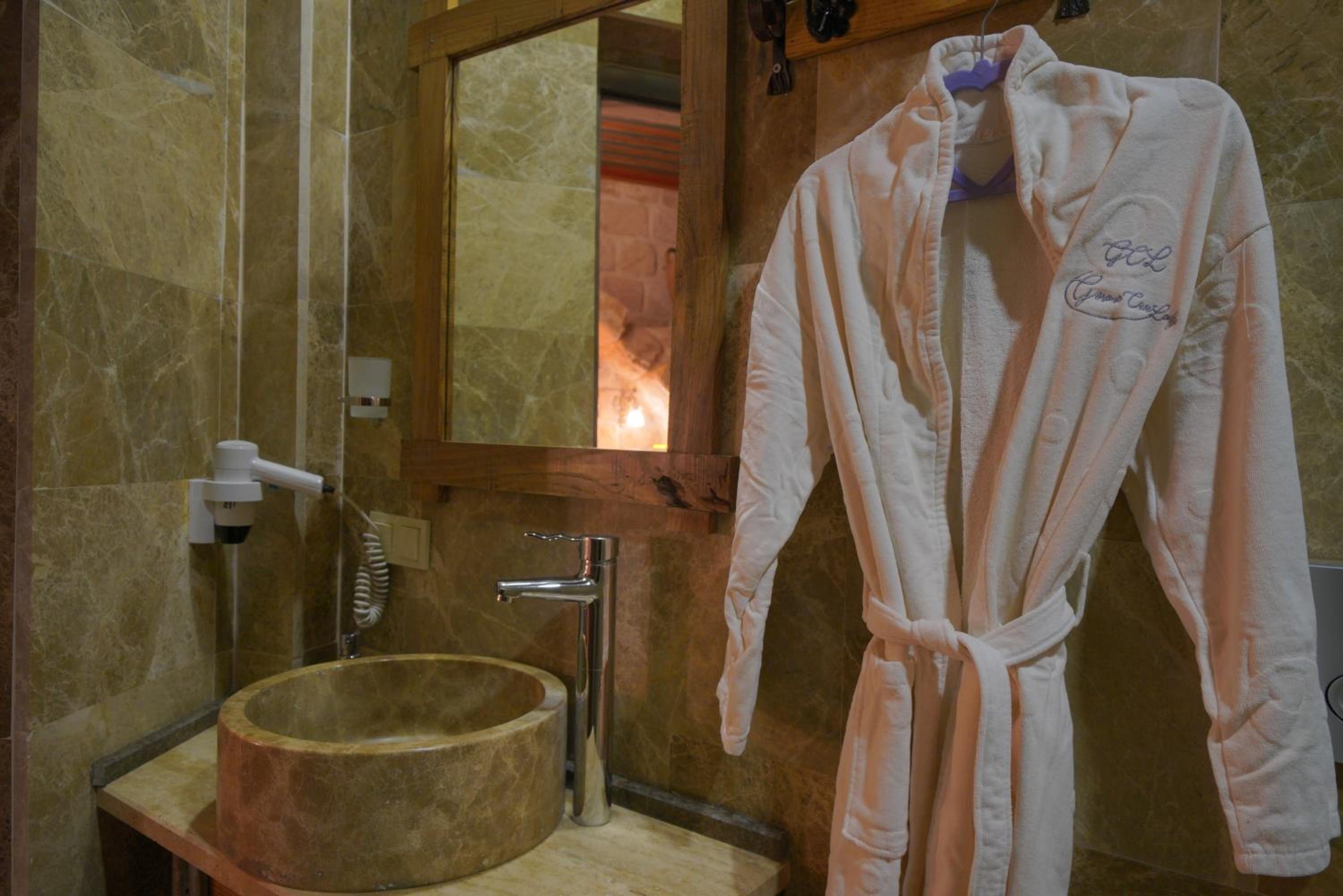 Superior Double Room - Photo 11