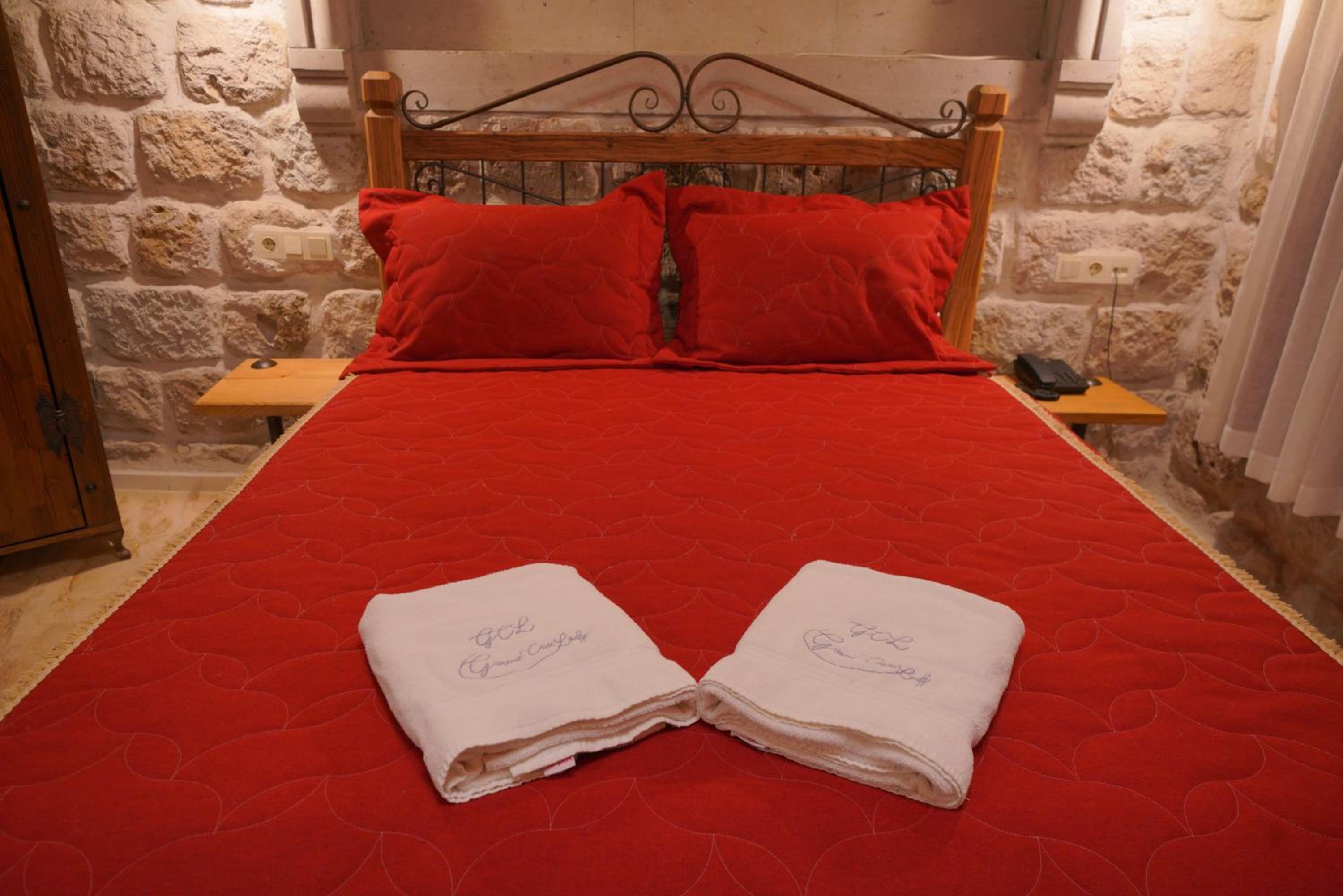 Double Room - Photo 7